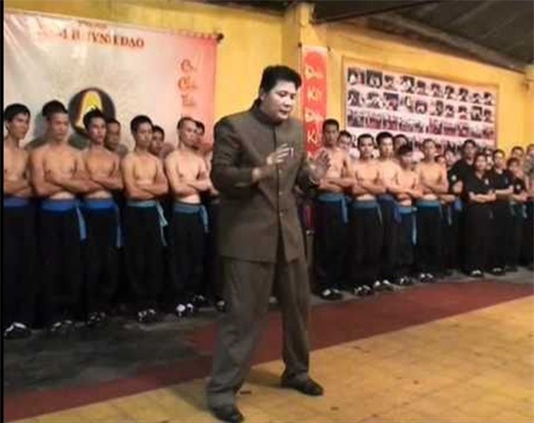 Huỳnh Tuấn Kiệt, thiên tài võ học gây tranh cãi ảnh 2 Huynh Tuan Kiet, thien tai vo hoc gay tranh cai anh 2
