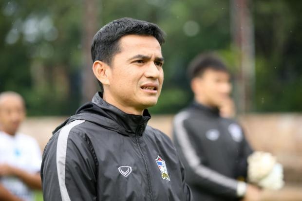 Kiatisak that bai be bang ngay tro lai Thai League hinh anh