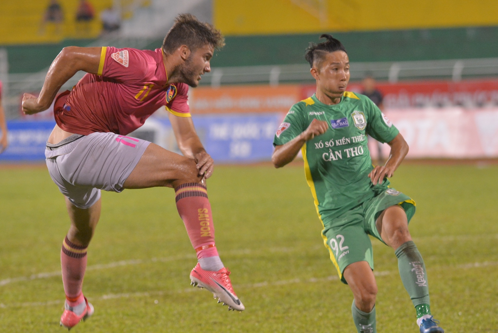 Hai khan gia Duc nghi gi sau tran dau 'diu hiu' CDV tai TP.HCM? hinh anh