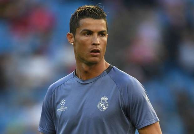 'Khong can bom tan 100 trieu euro,  Bayern van ngang hang Real' anh 2