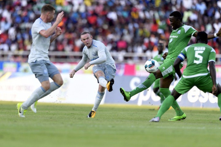 Rooney tao sieu pham trong ngay tai xuat o Everton hinh anh