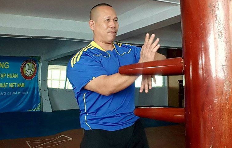 Flores muon giao luu vo hoc voi thay tro Tuan 'hac' hinh anh