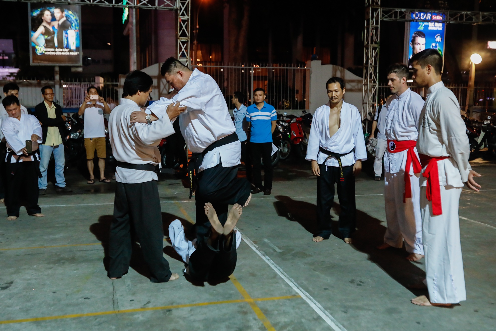 Cao thu Vinh Xuan vi man thuc chien mon sinh Karate nhu manh ho anh 2