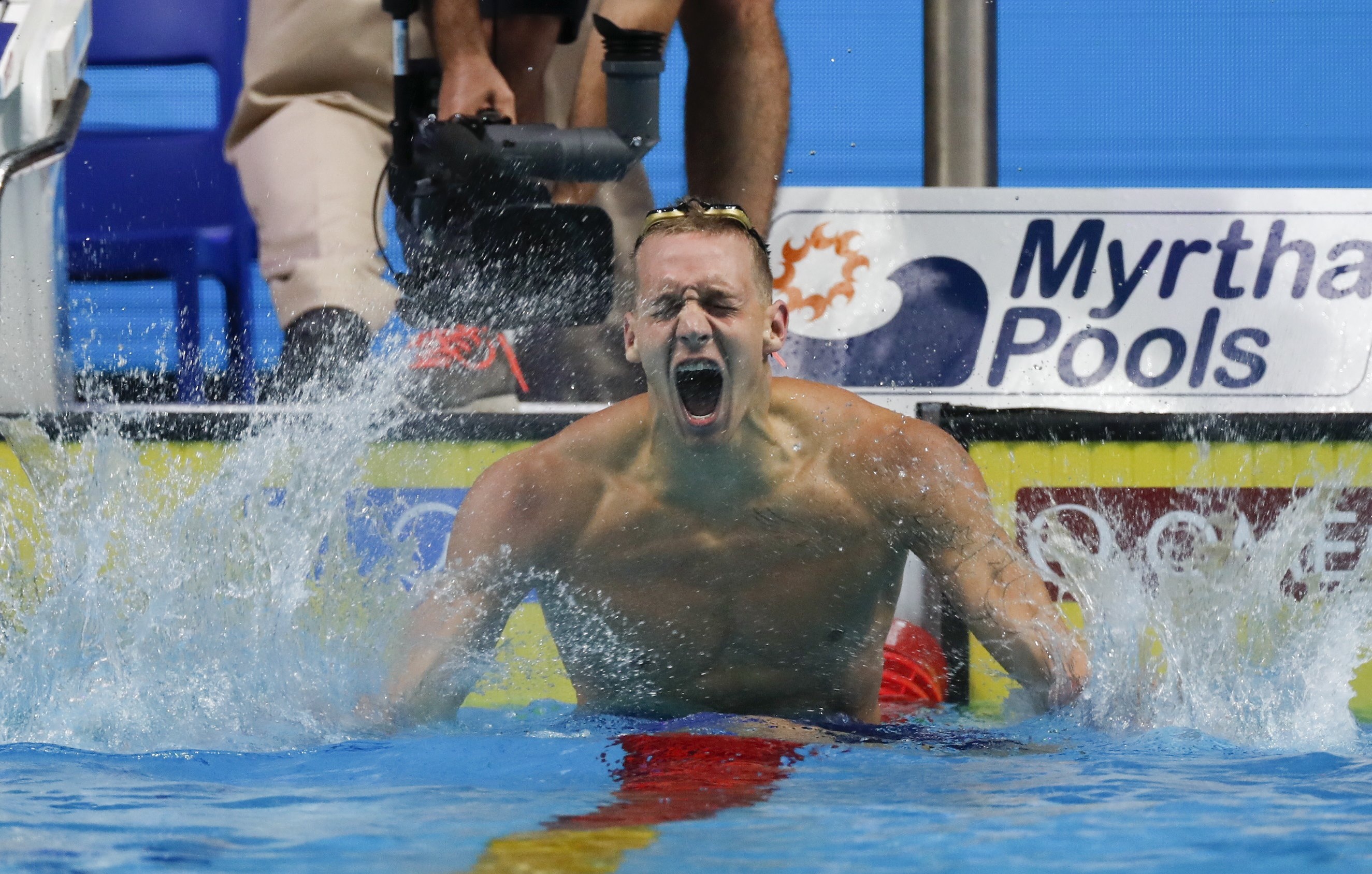 Chi trong 1 dem,  the gioi nhin thay Phelps 'de nhi' ra doi anh 1