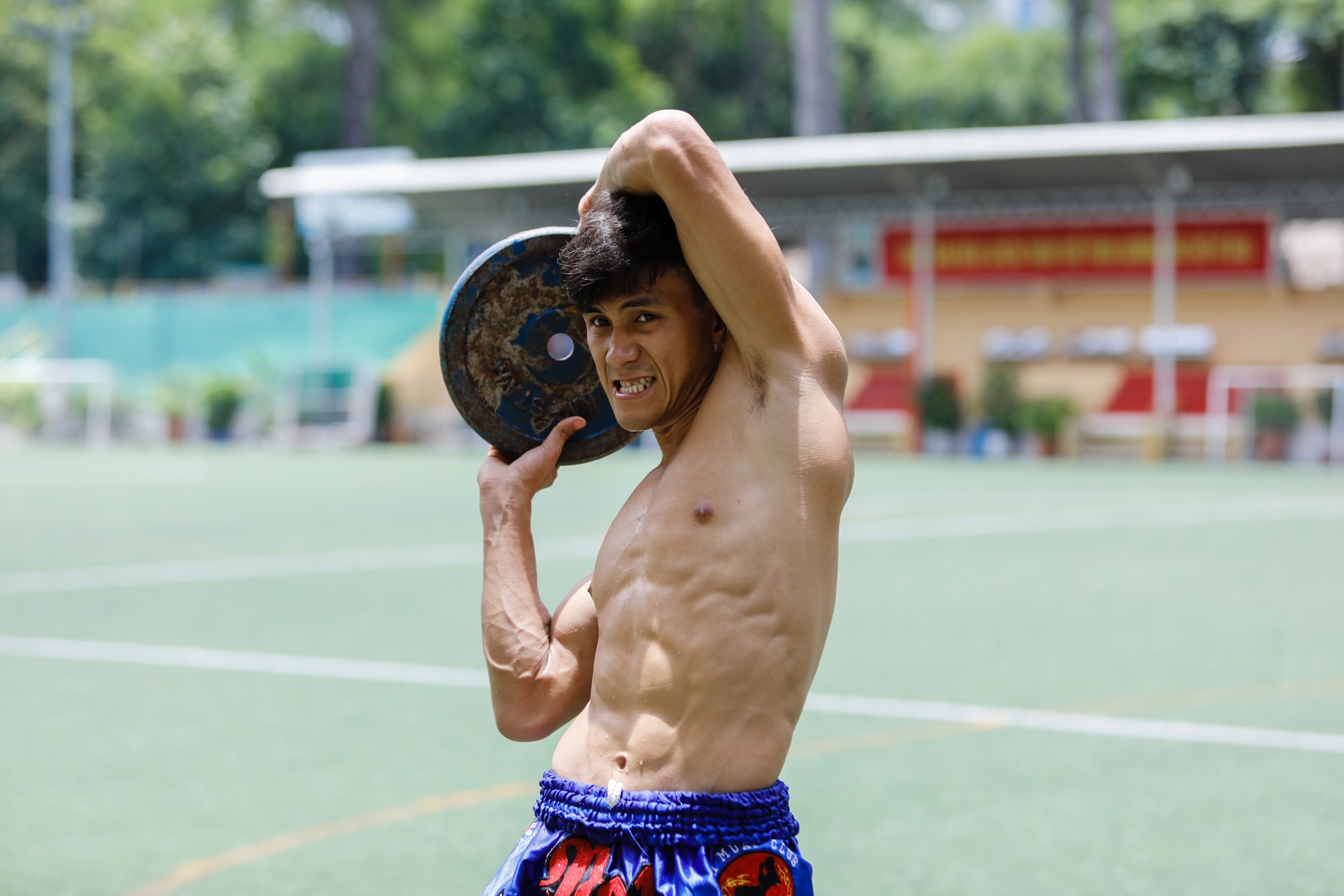 Vo si Muay Thai Duy Nhat: Quyet danh don bi mat cho tran chung ket va thang knock-out anh 1