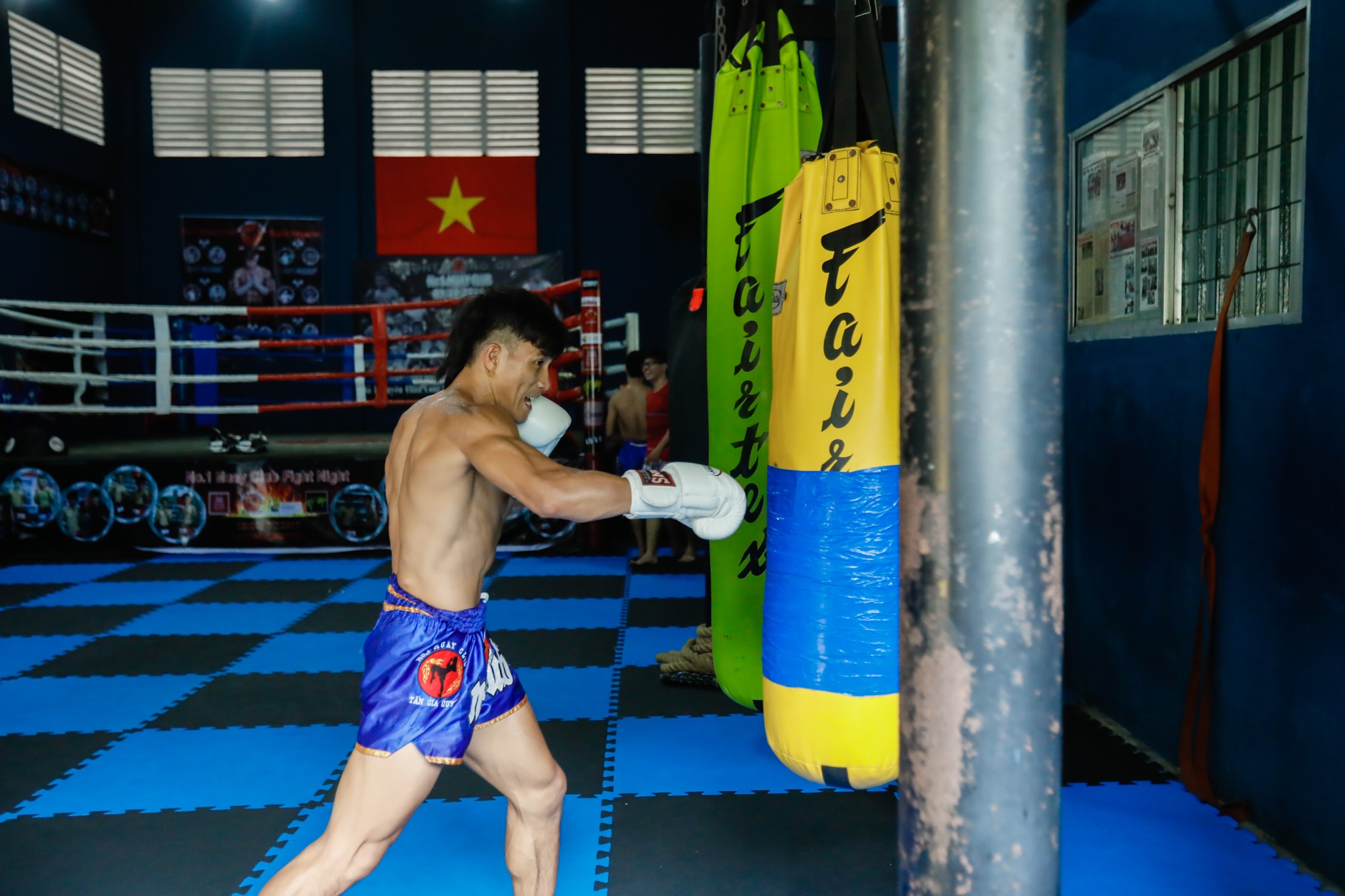 Vo si Muay Thai Duy Nhat: Quyet danh don bi mat cho tran chung ket va thang knock-out anh 12