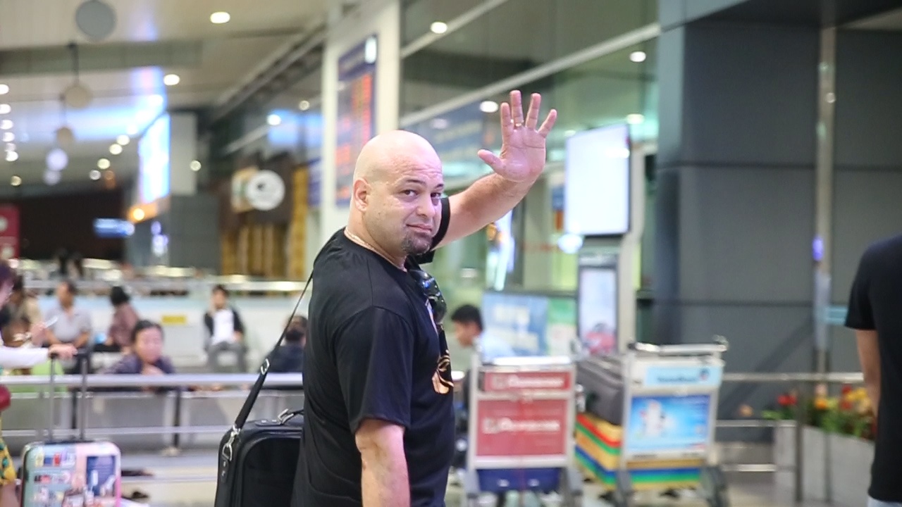 Flores ve nuoc, khep lai gan 1 thang on ao o Viet Nam hinh anh