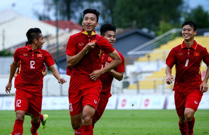 Doan Van Hau, guong mat khien bao nuoc ngoai phai chu y hinh anh