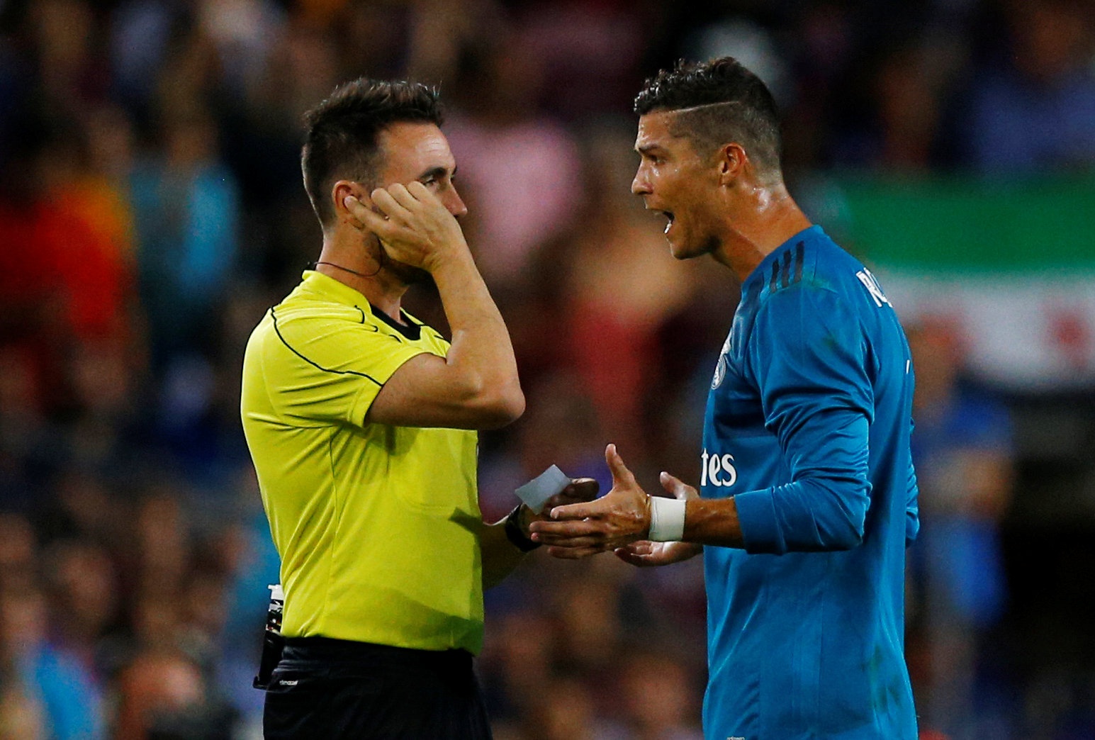 Ronaldo: An phat cam 5 tran la mot su nguoc dai hinh anh