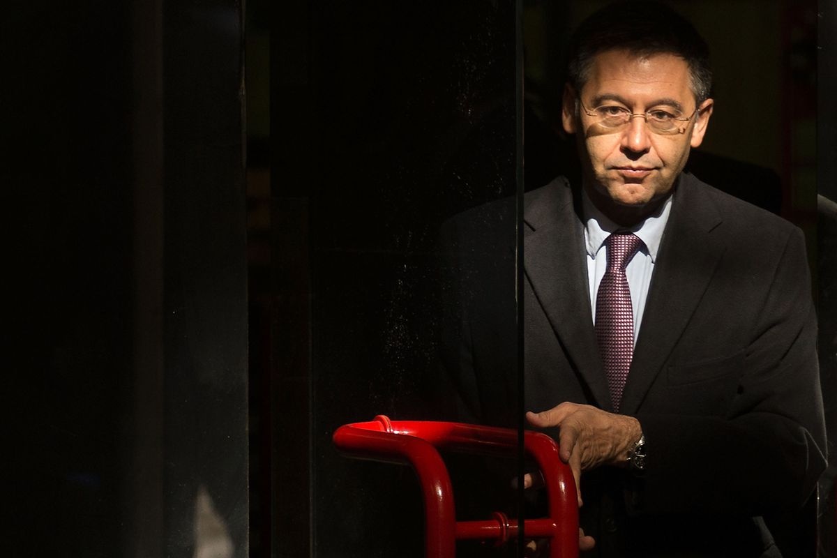 Khong phai Ronaldo, ke thu cua Barca la Bartomeu hinh anh