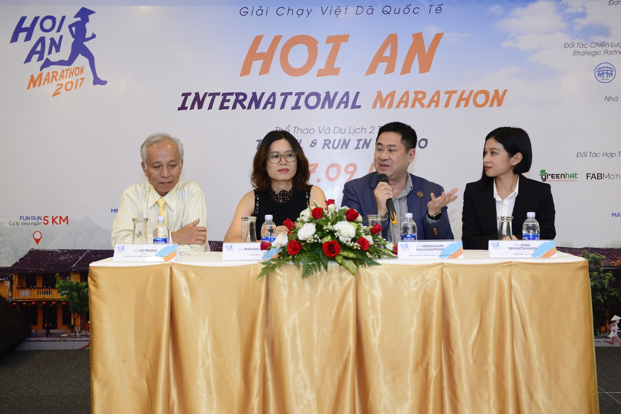 Kham pha pho co Hoi An qua cuoc thi chay marathon anh 1