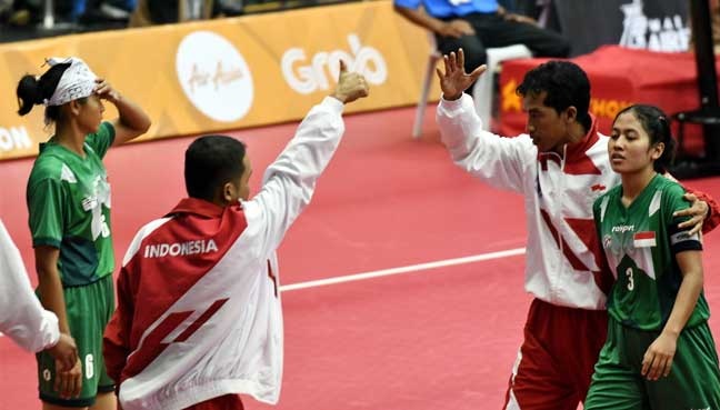 Bi trong tai SEA Games o ep, tuyen nu cau may Indonesia 'dinh cong' hinh anh