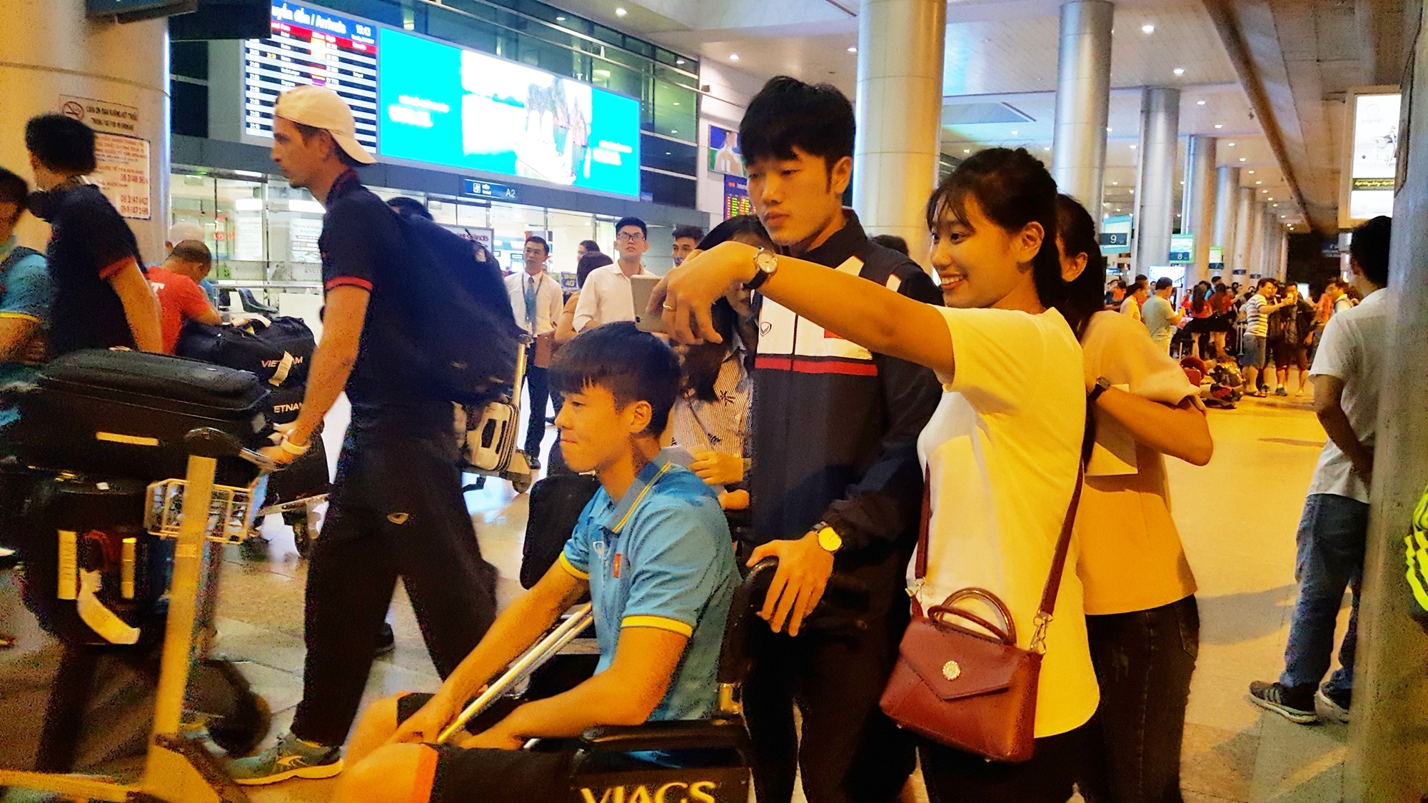 U22 Việt Nam về nước trong sự buồn bã ảnh 1 U22 Viet Nam ve nuoc trong su buon ba anh 1