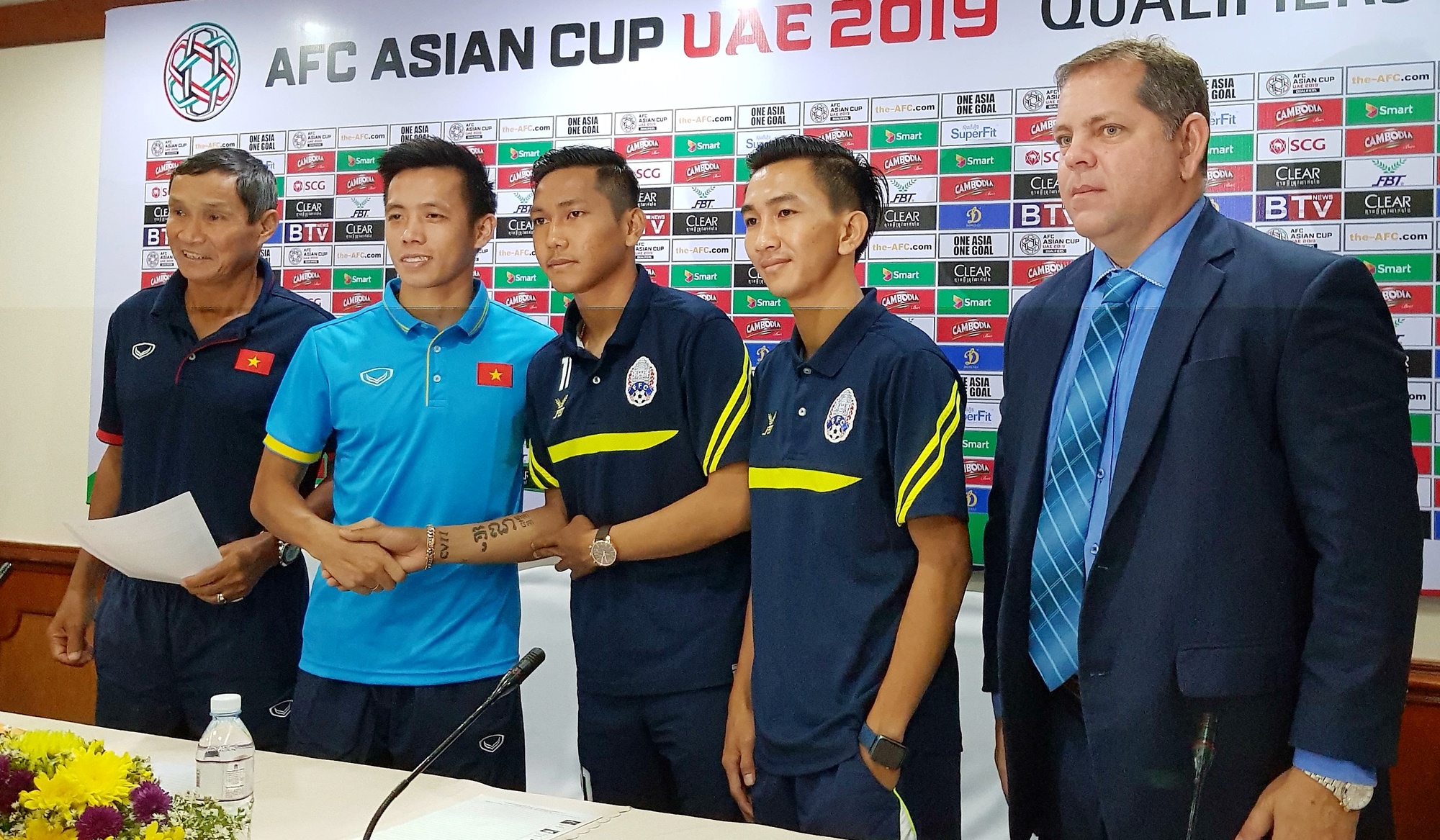 HLV Campuchia doc vi tuong tan cau thu Viet Nam anh 2