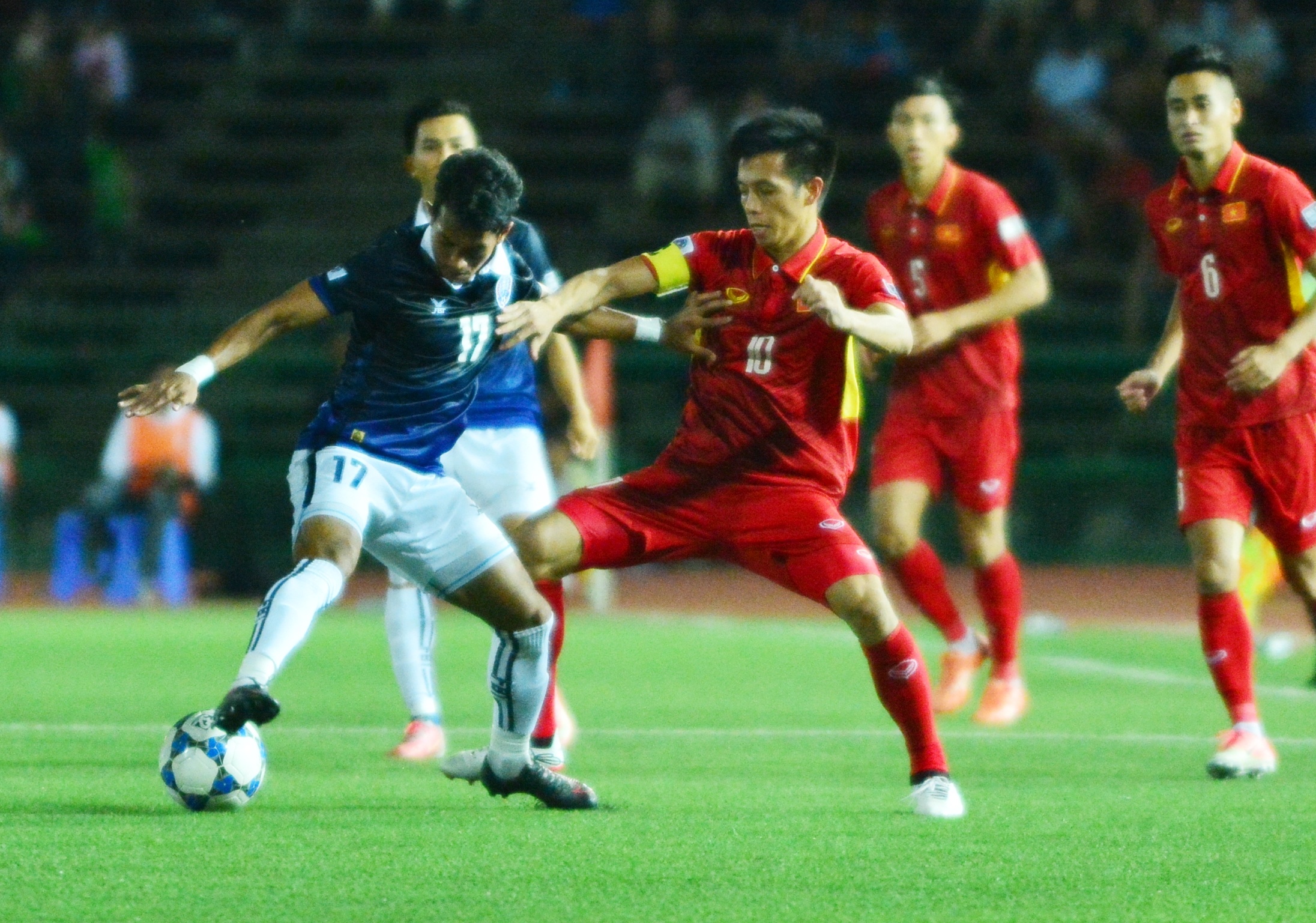 HLV Vitorino: Trinh do Viet Nam chi ngang Campuchia hinh anh