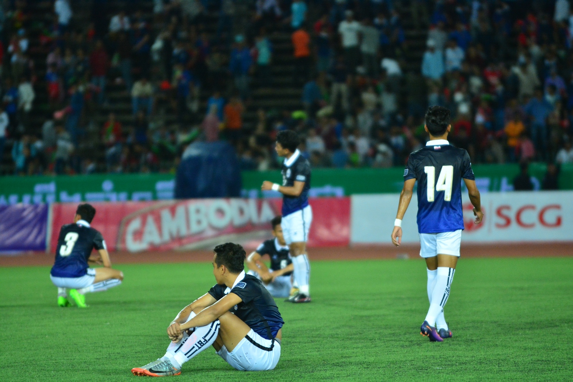 HLV Campuchia: Chung toi choi ngang ngua Viet Nam anh 2