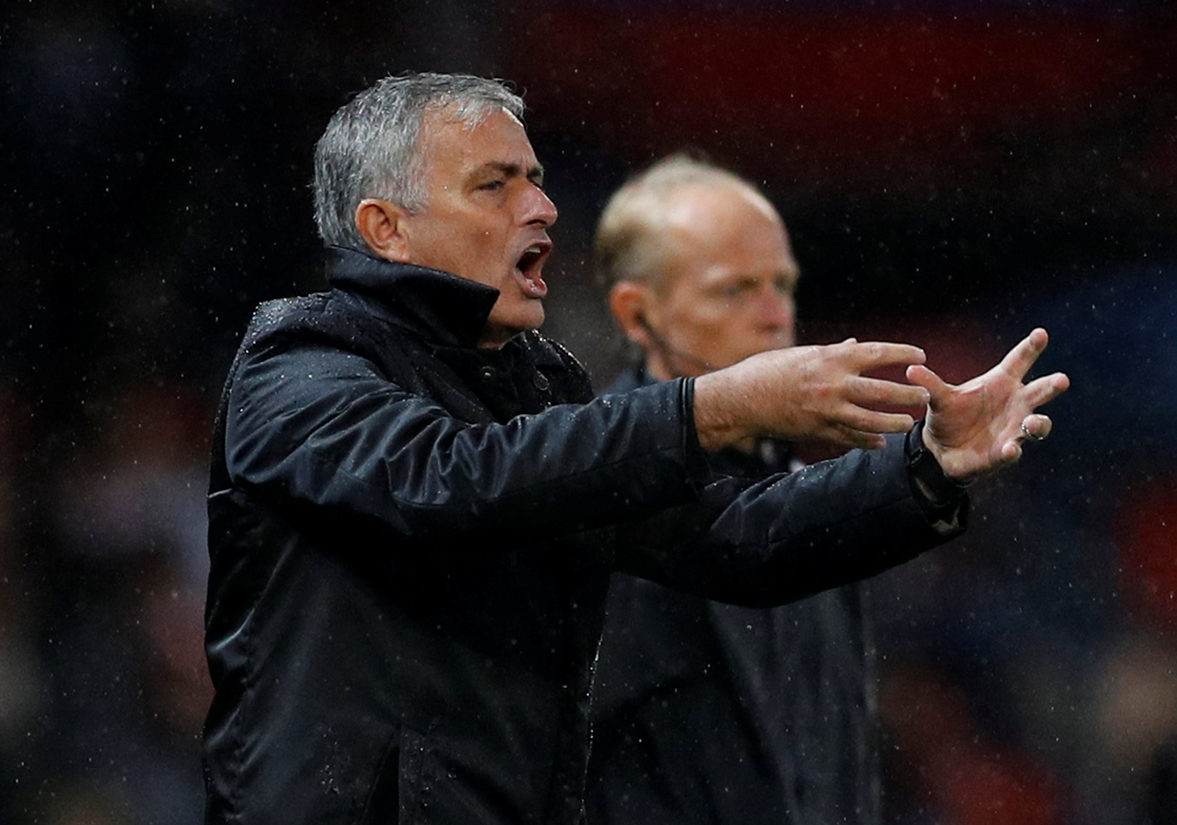 Mourinho mang cau thu da bong nhu choi PlayStation hinh anh