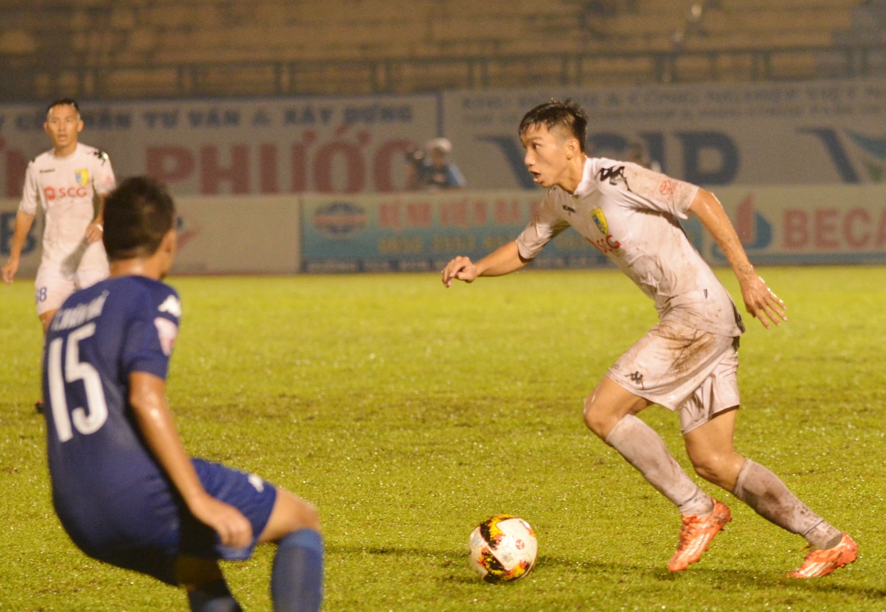 Binh Duong vs Ha Noi anh 2