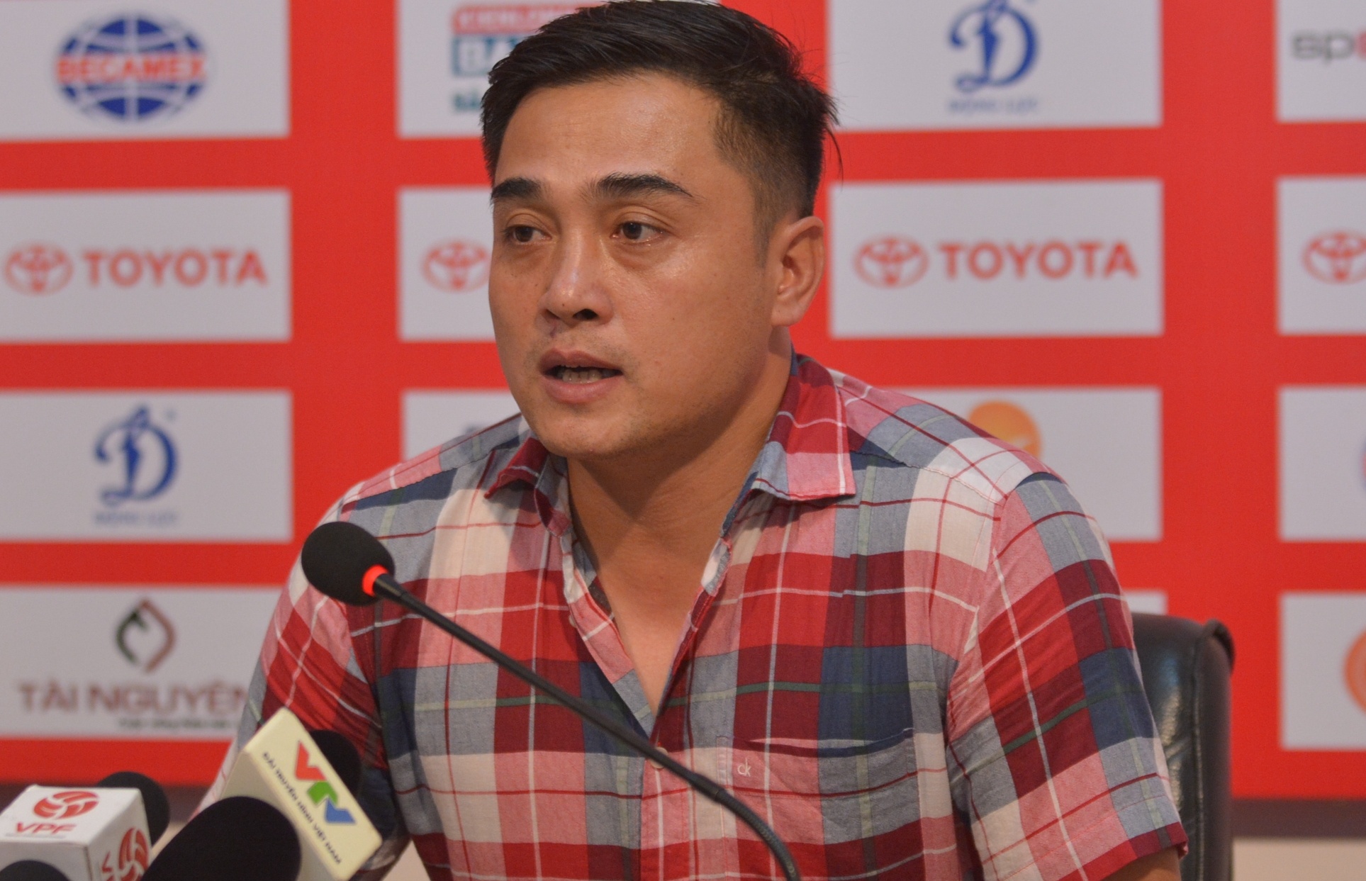 'Thay ngoai chua chac giup tuyen Viet Nam thanh cong' hinh anh