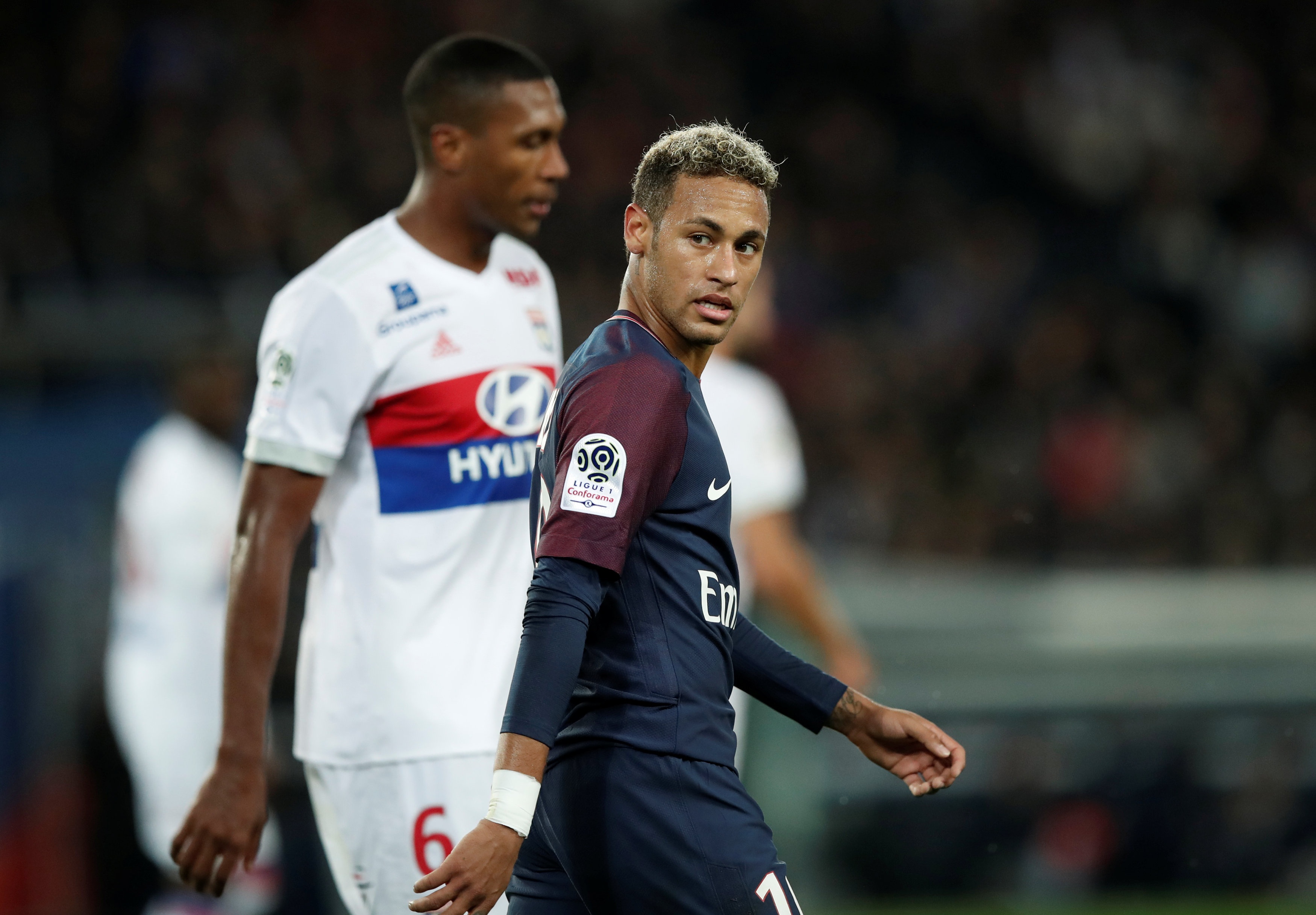 Xin loi Cavani, Neymar moi la vua xu Paris hinh anh