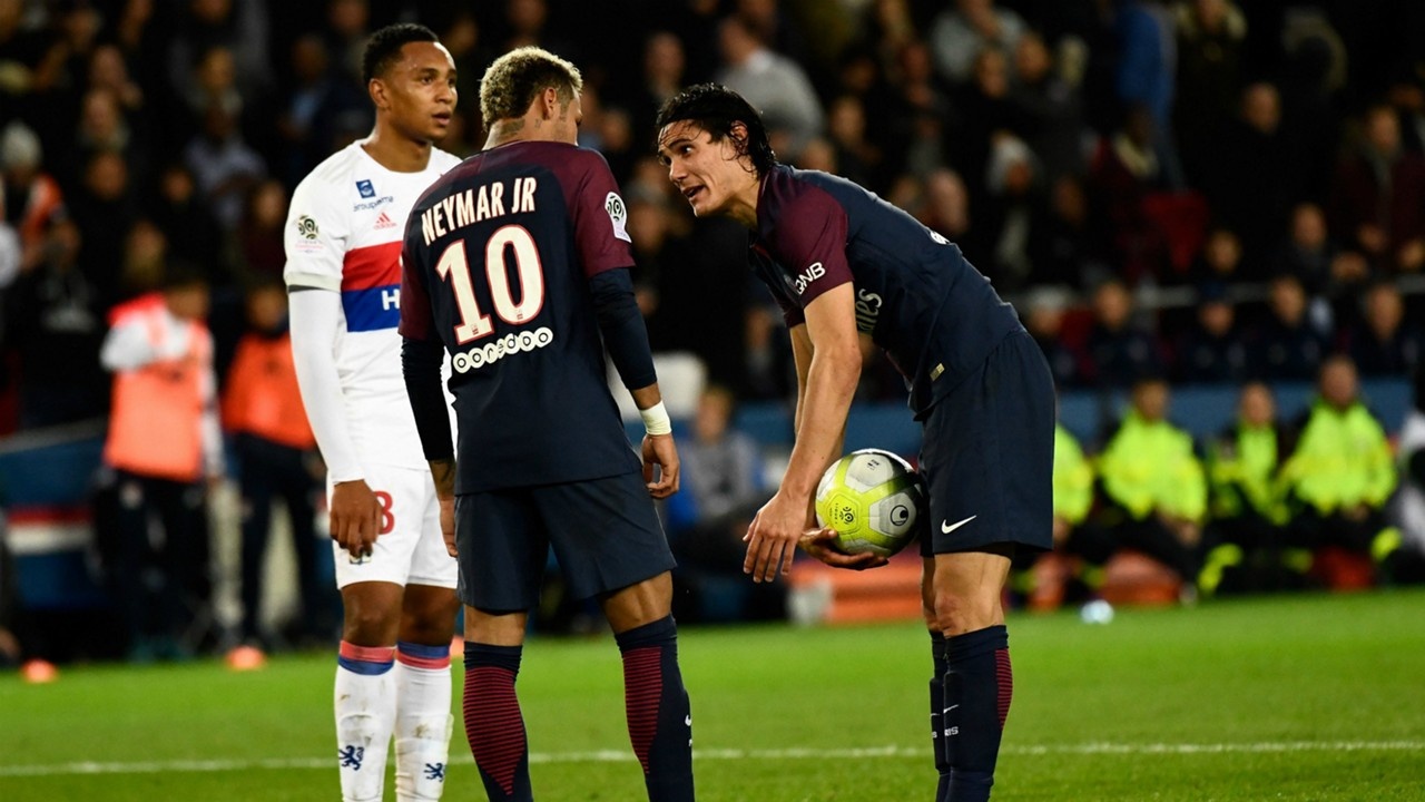 'Nội chiến' Neymar-Cavani: Tất cả cũng vì tiền? ảnh 2 'Noi chien' Neymar-Cavani: Tat ca cung vi tien? anh 2
