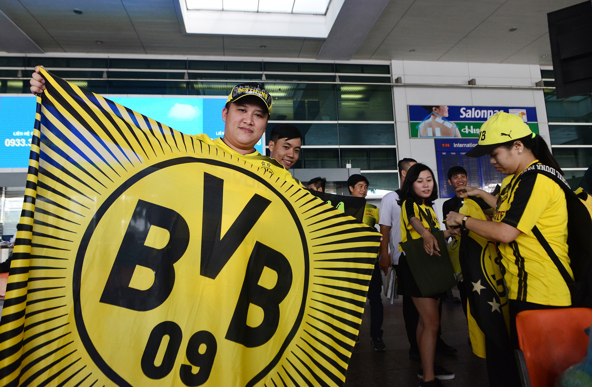 Huyen thoai Dortmund trong vong tay nguoi ham mo anh 7
