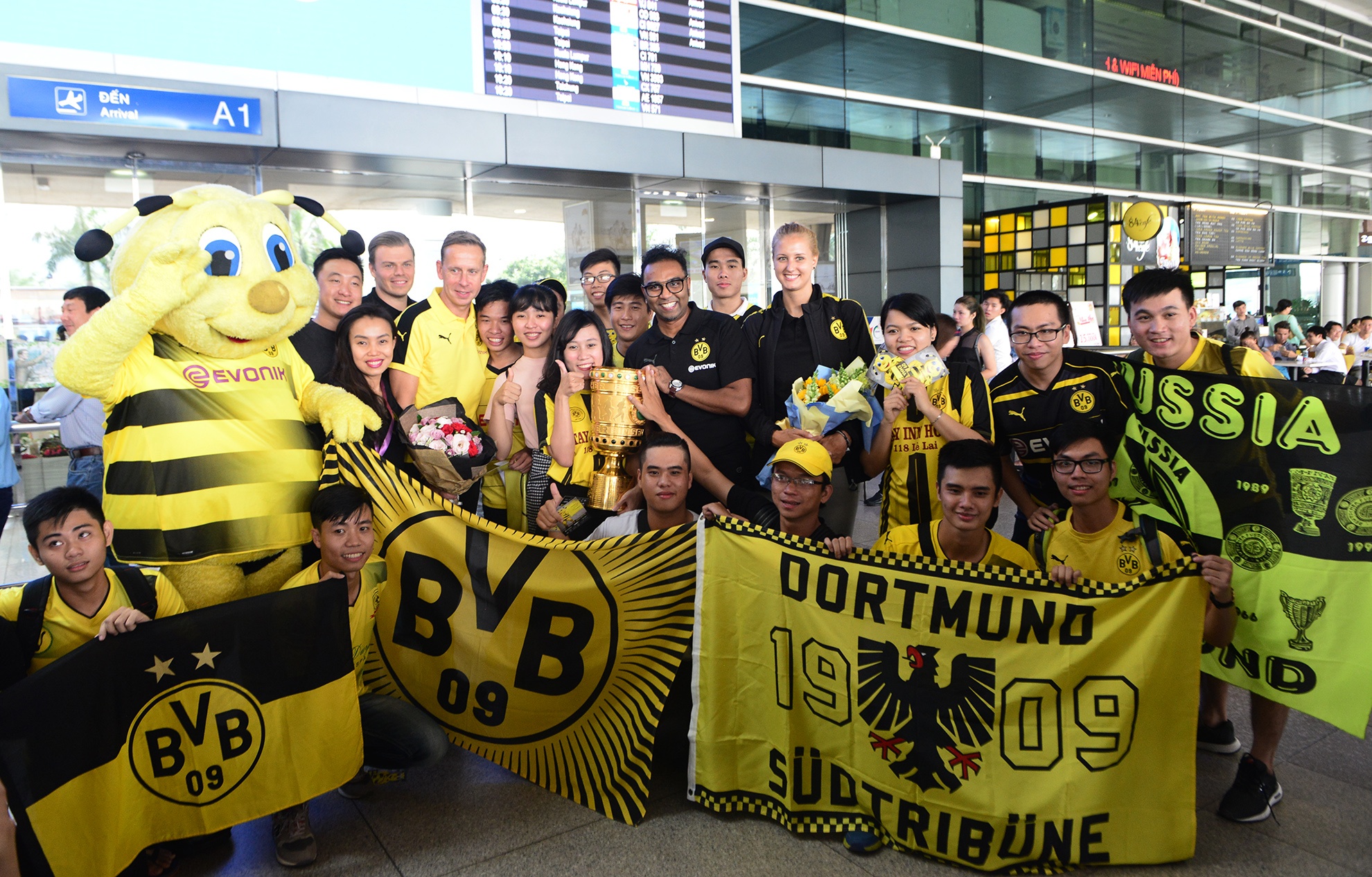 Huyen thoai Dortmund trong vong tay nguoi ham mo anh 5