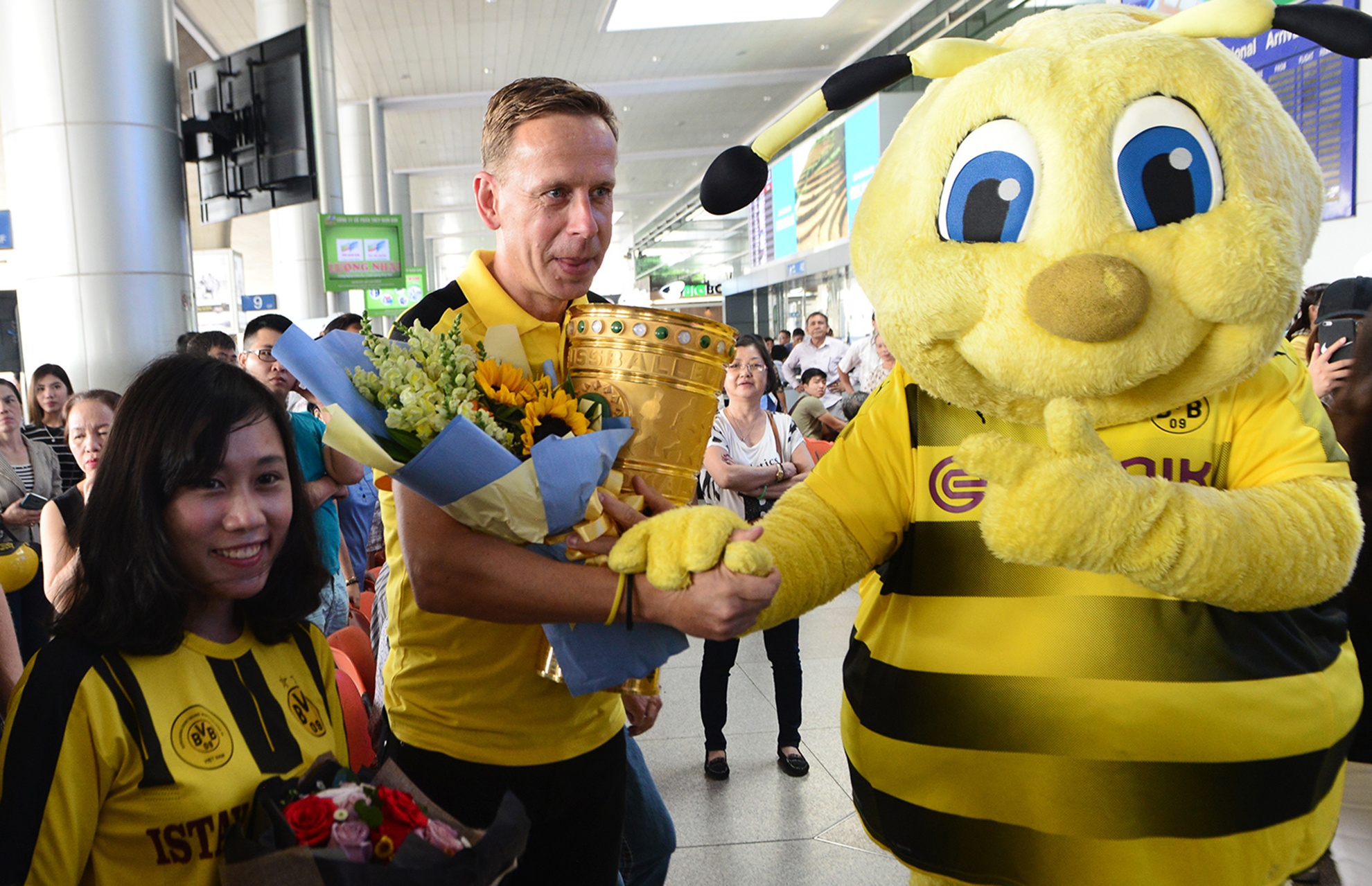 Huyen thoai Dortmund trong vong tay nguoi ham mo anh 1