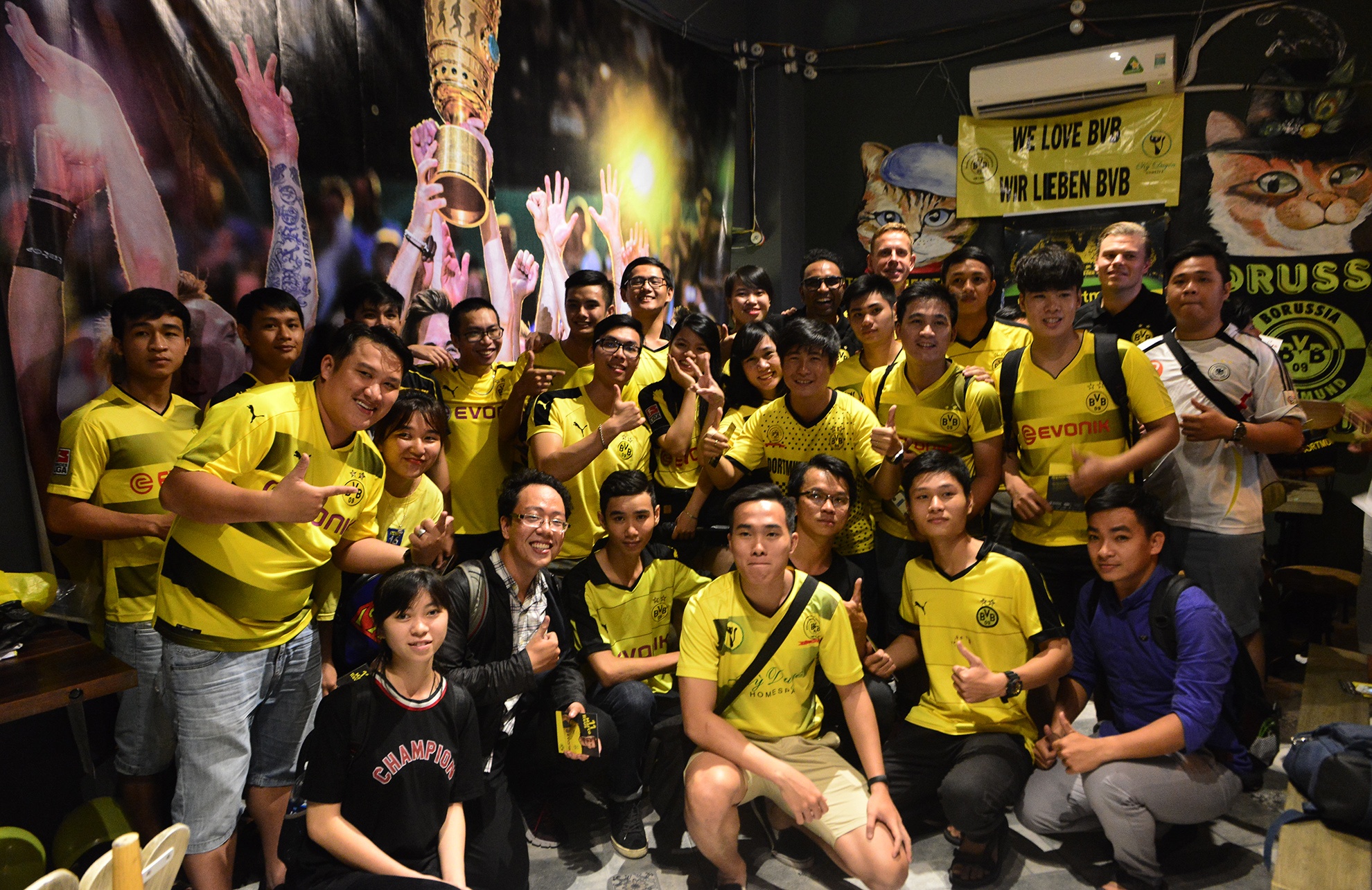 Dortmund cham toi trai tim fan Viet anh 3