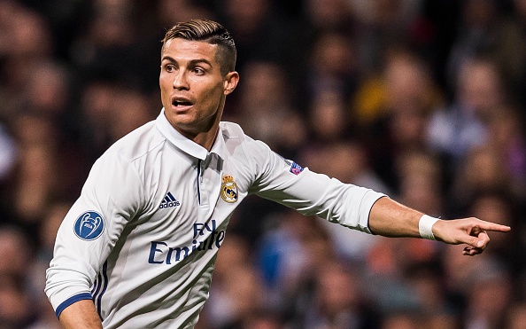 Nha bao Vu Cong Lap: Cai dinh cua Ronaldo len nua thi kho hinh anh