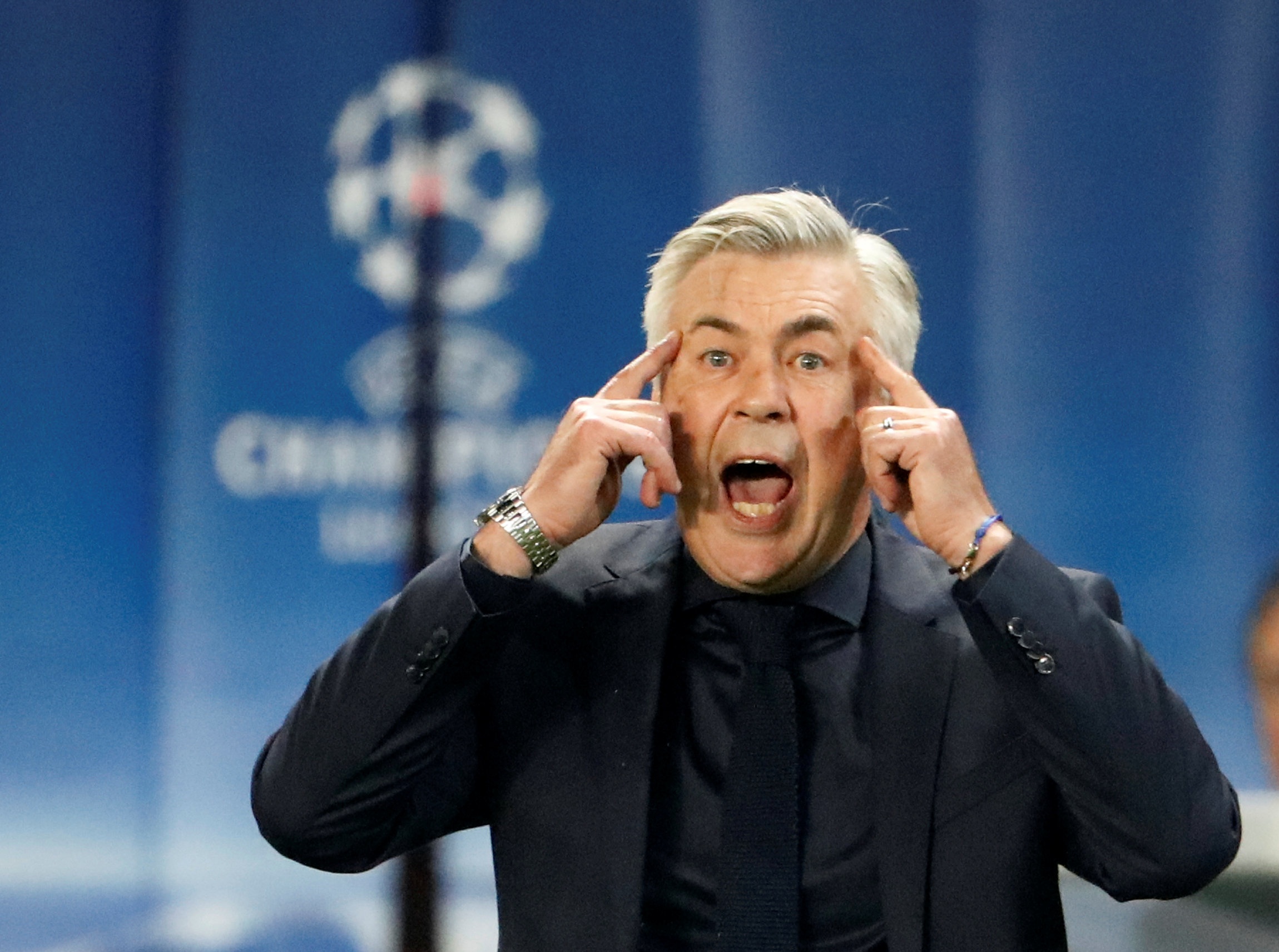 Bayern hop khan: Ancelotti co nguy co 'ra duong' hinh anh