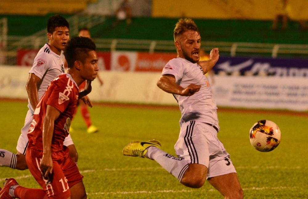 Huynh Duc buc xuc ve cong tac trong tai anh 3