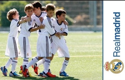 Choi fair-play, sao nhi Real Madrid dung yen de doi thu ghi ban hinh anh