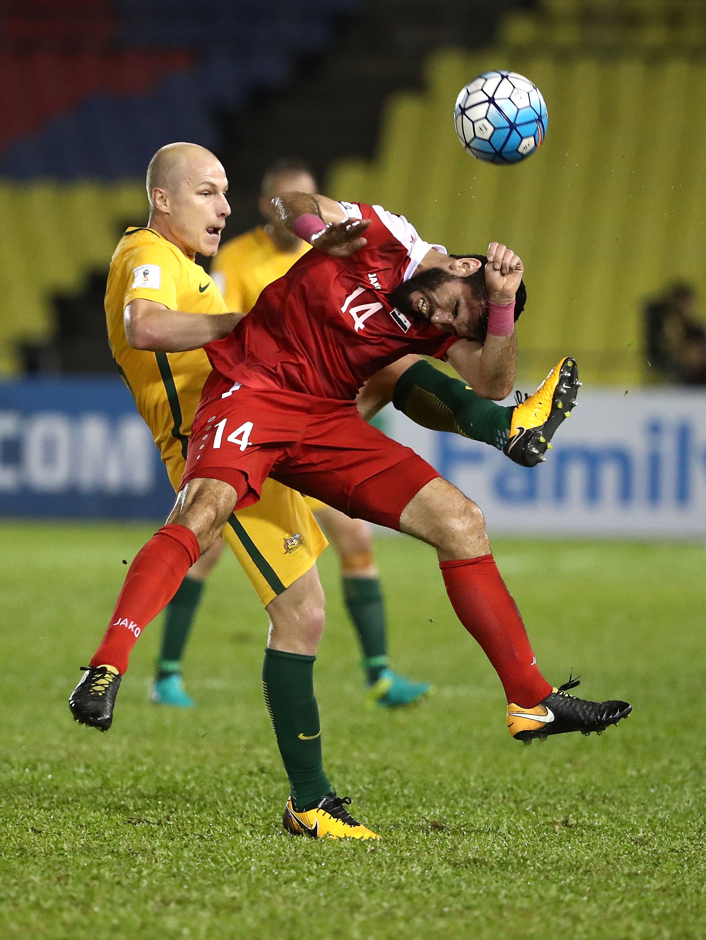 Hai ngoi sao Premier League bat luc truoc Syria anh 3