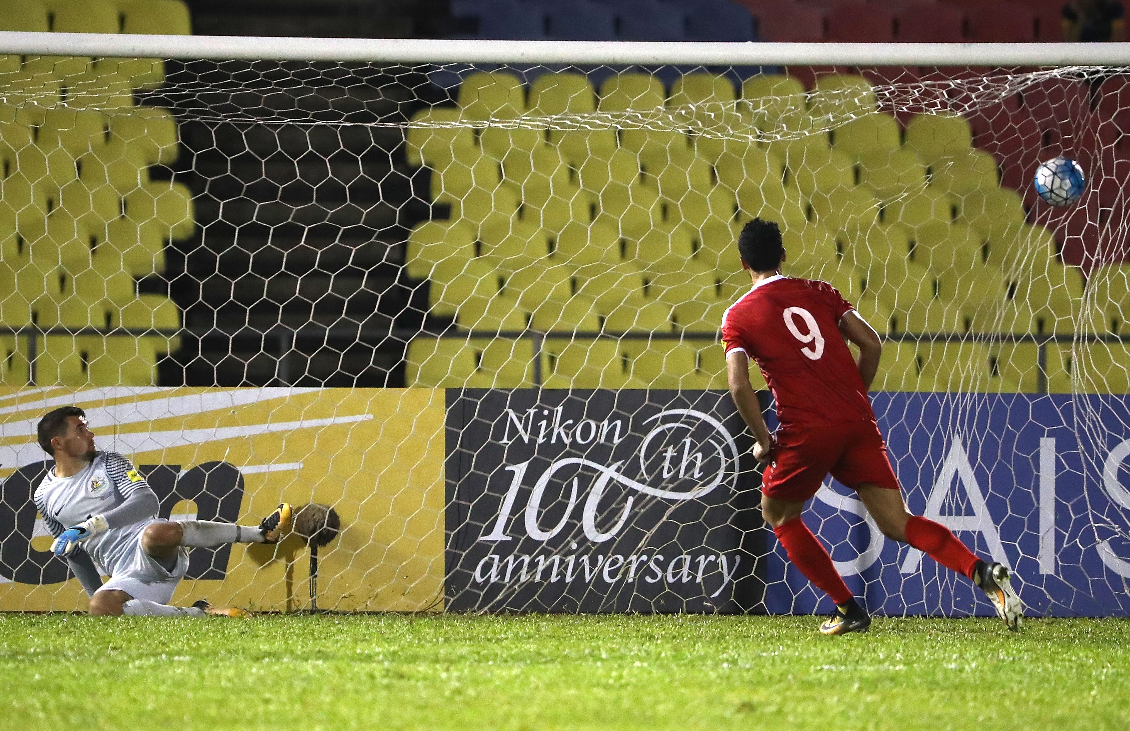 Hai ngoi sao Premier League bat luc truoc Syria anh 4