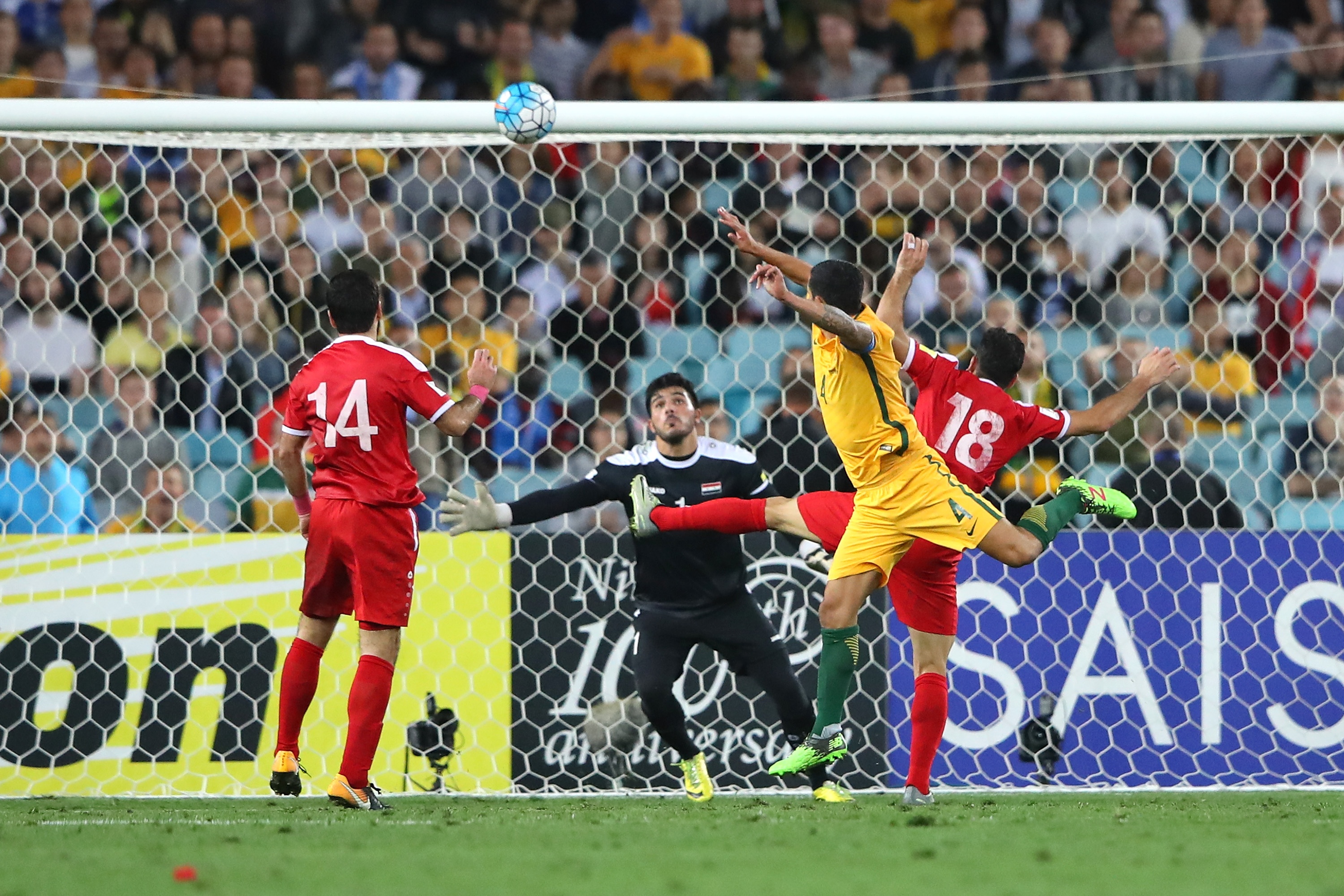 'Lao tuong' Tim Cahill toa sang,  Australia thang nhoc Syria anh 5