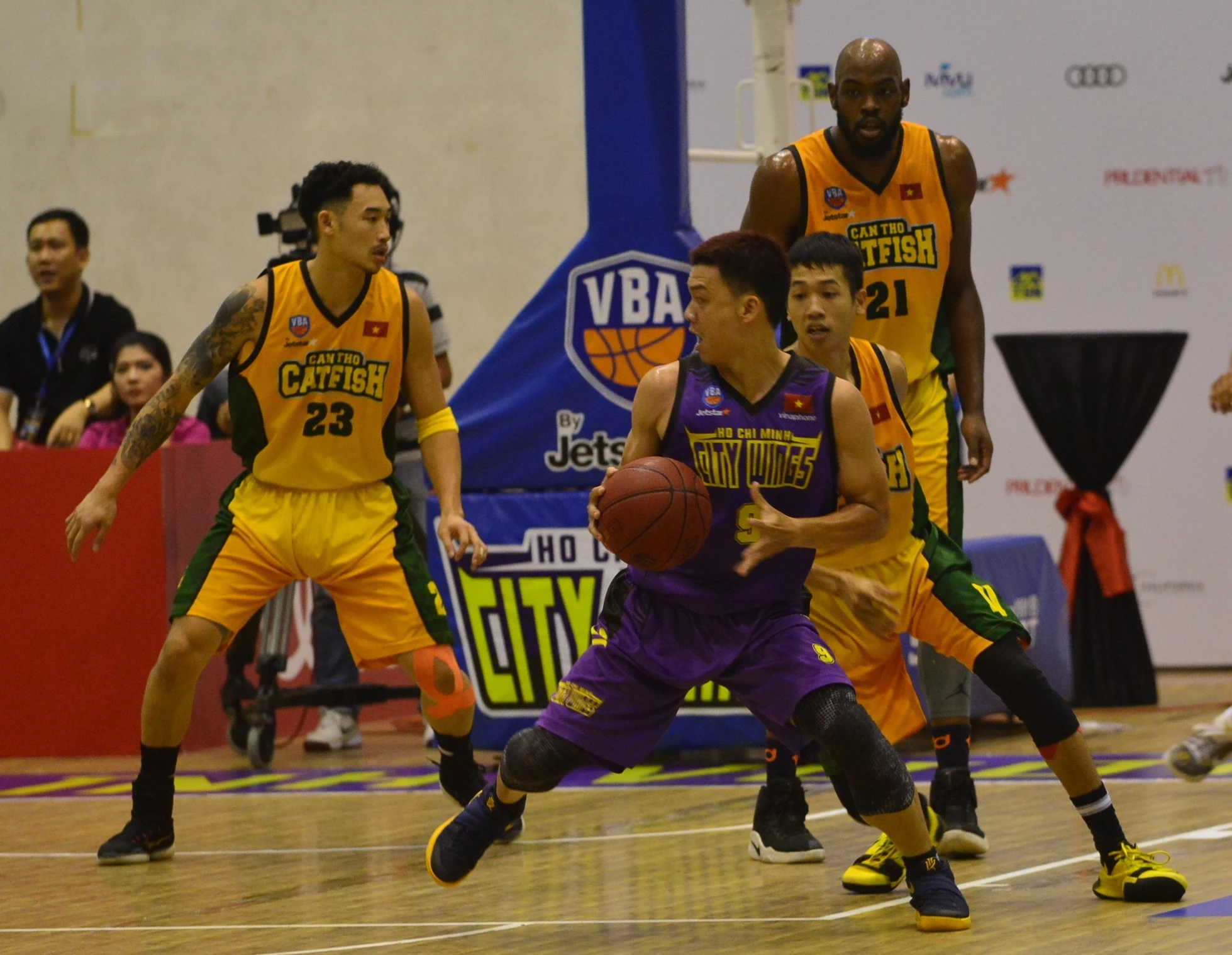 Hochiminh City Wings thang lon anh 10