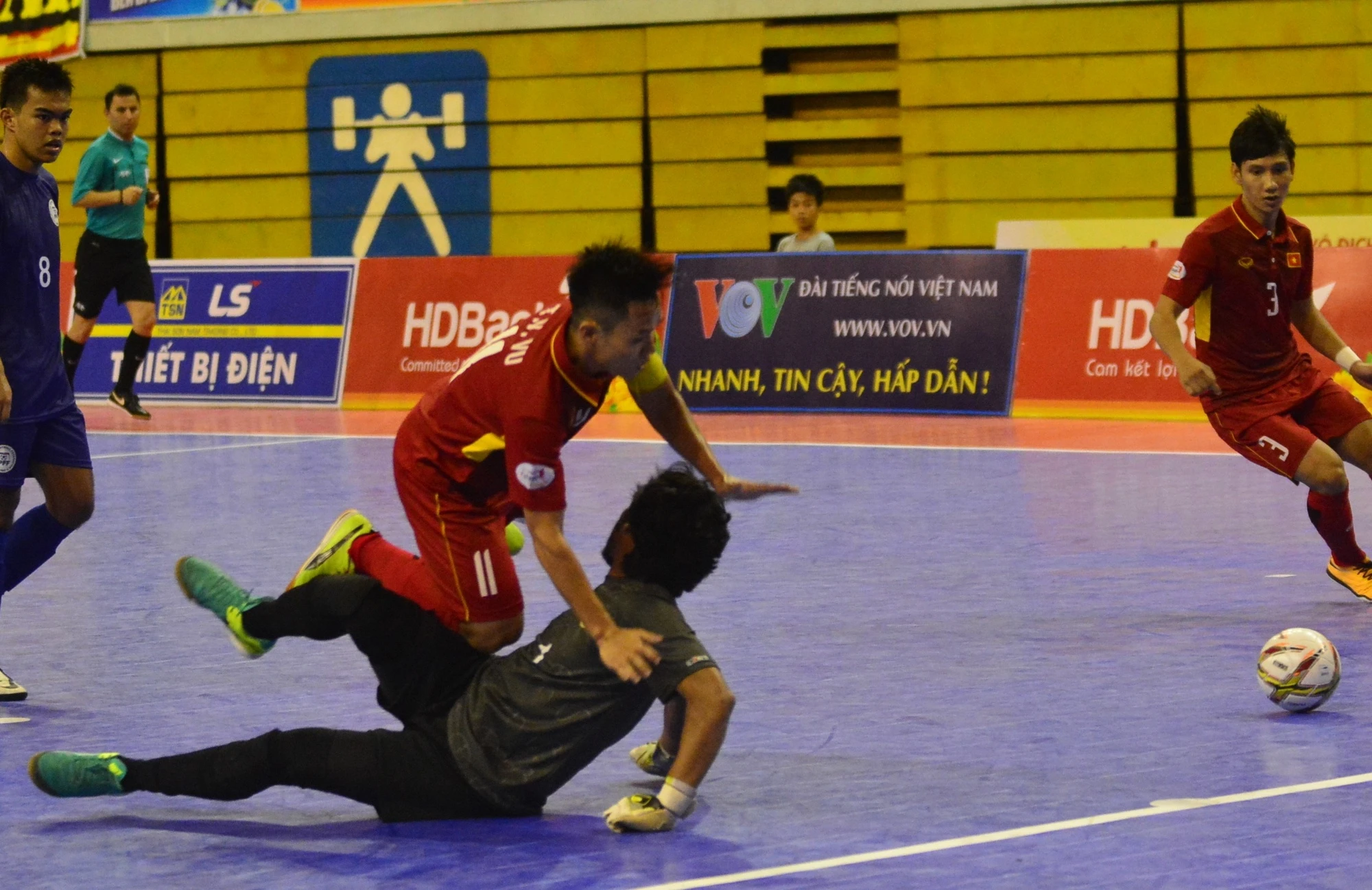 Man huy diet cua futsal Viet Nam truoc Philippines anh 5