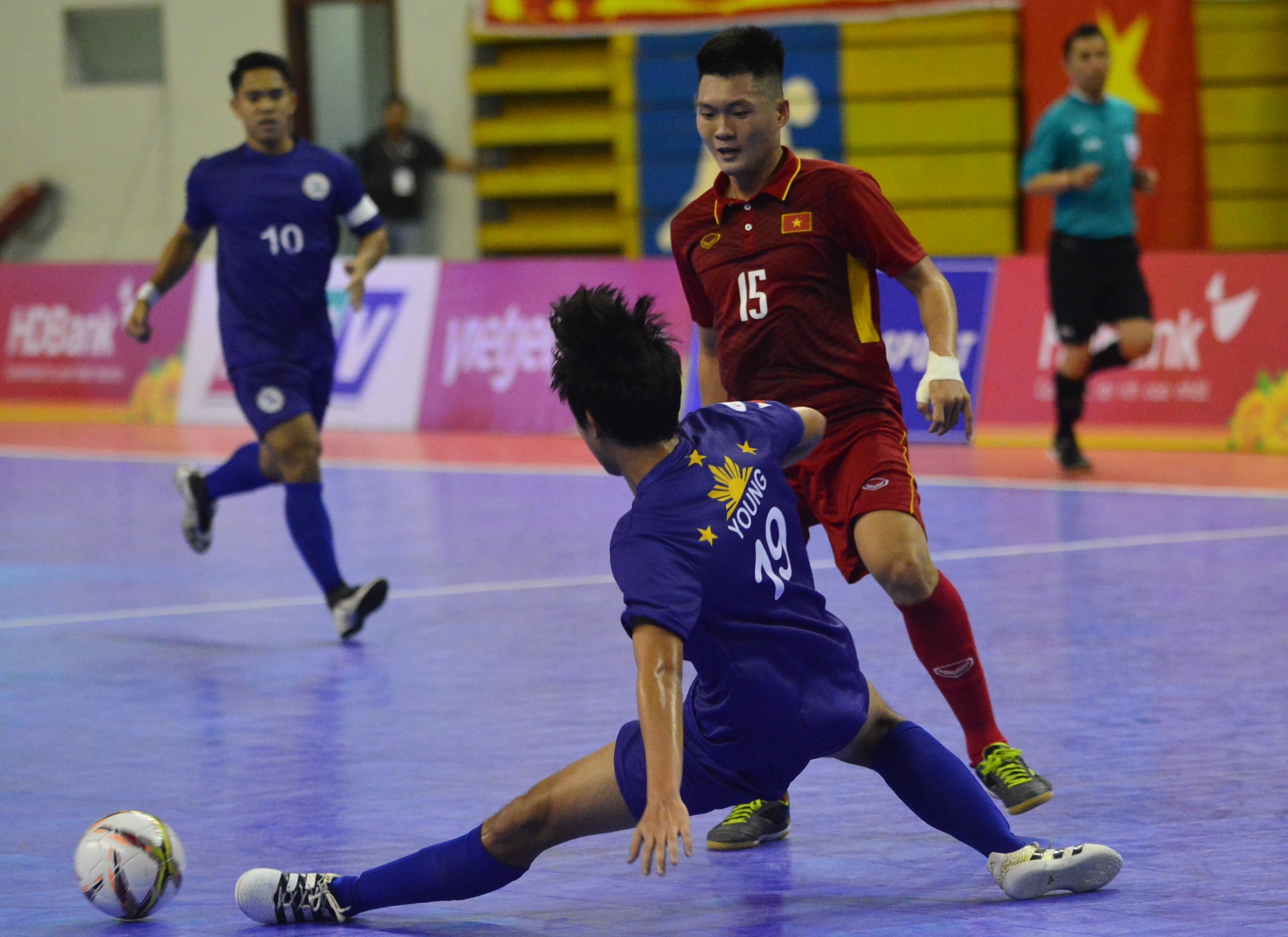 Man huy diet cua futsal Viet Nam truoc Philippines anh 7