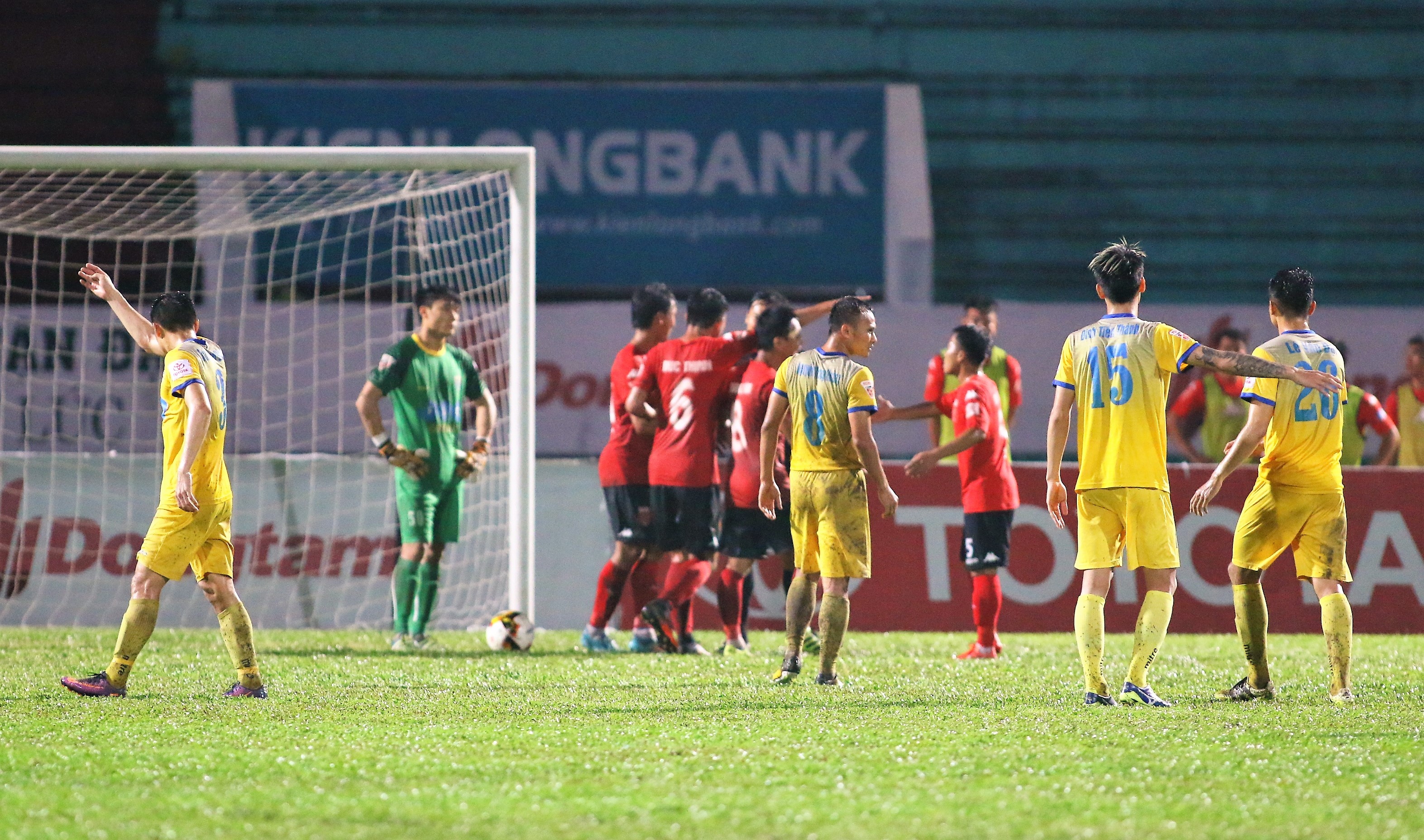 Long An vs Thanh Hoa anh 2