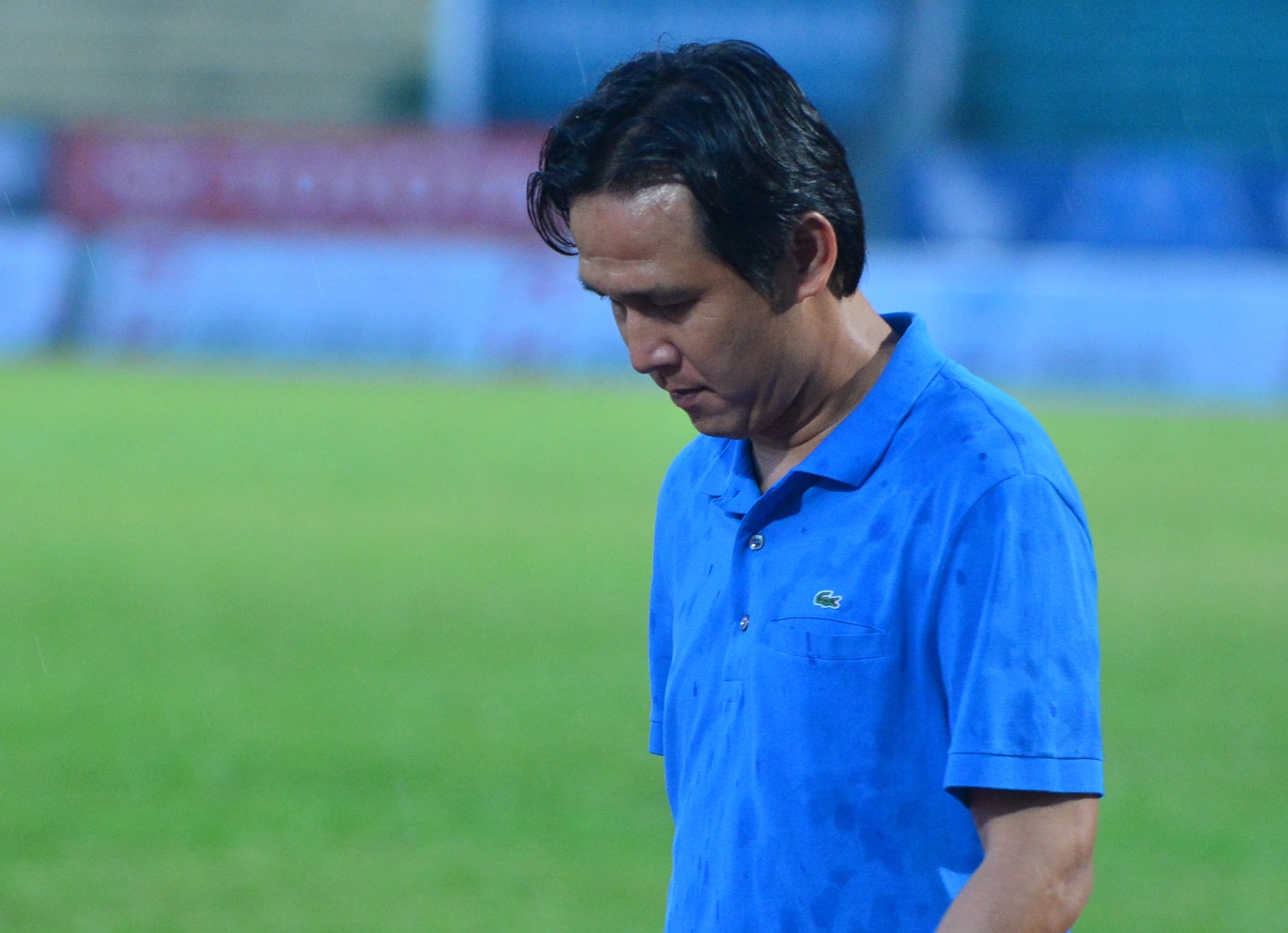 Minh Phuong bat luc nhin Long An bi trong tai xu ep anh 3