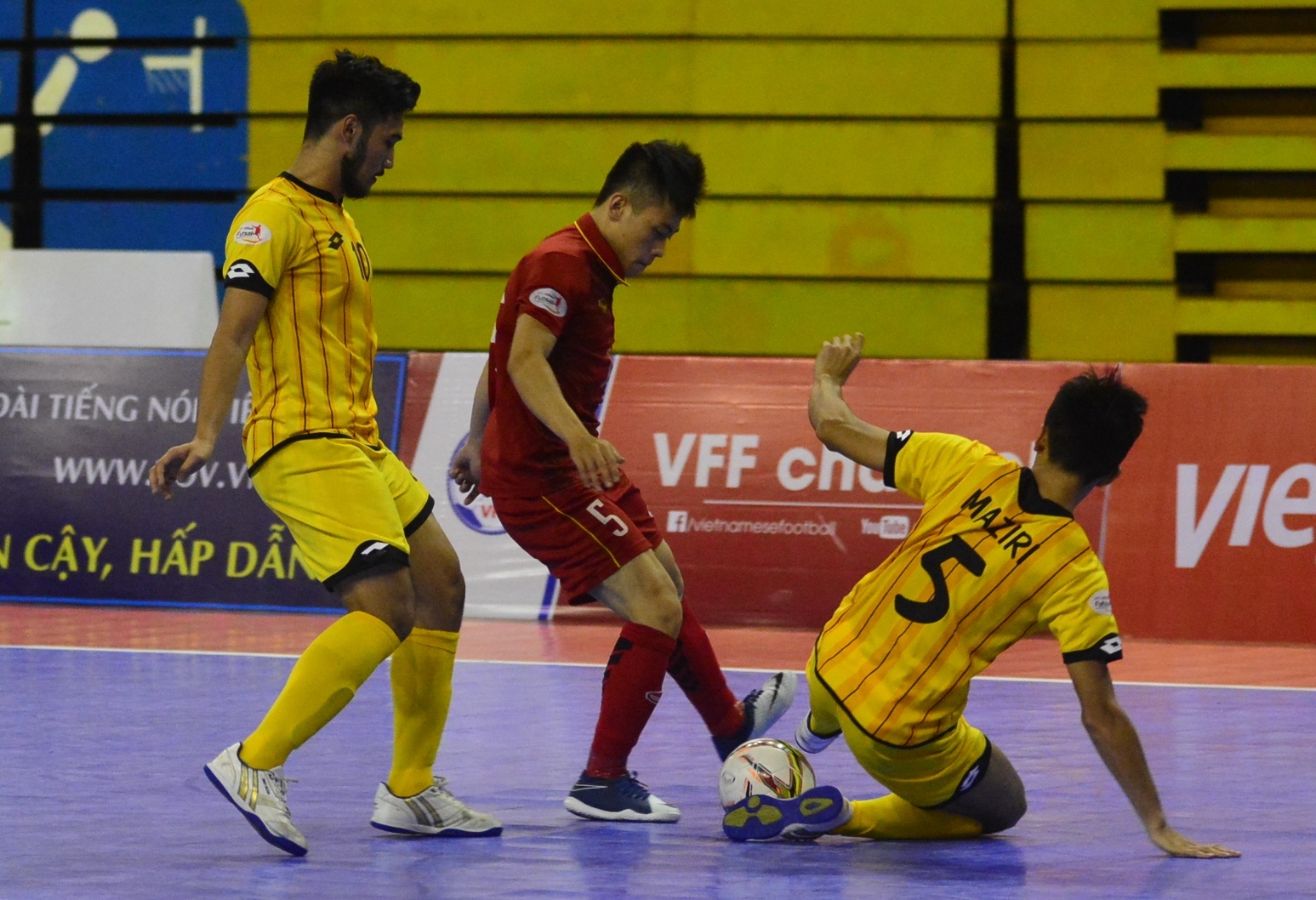 Trong Luan tiep tuc thang hoa,  giup futsal Viet Nam nhan chim Brunei anh 11