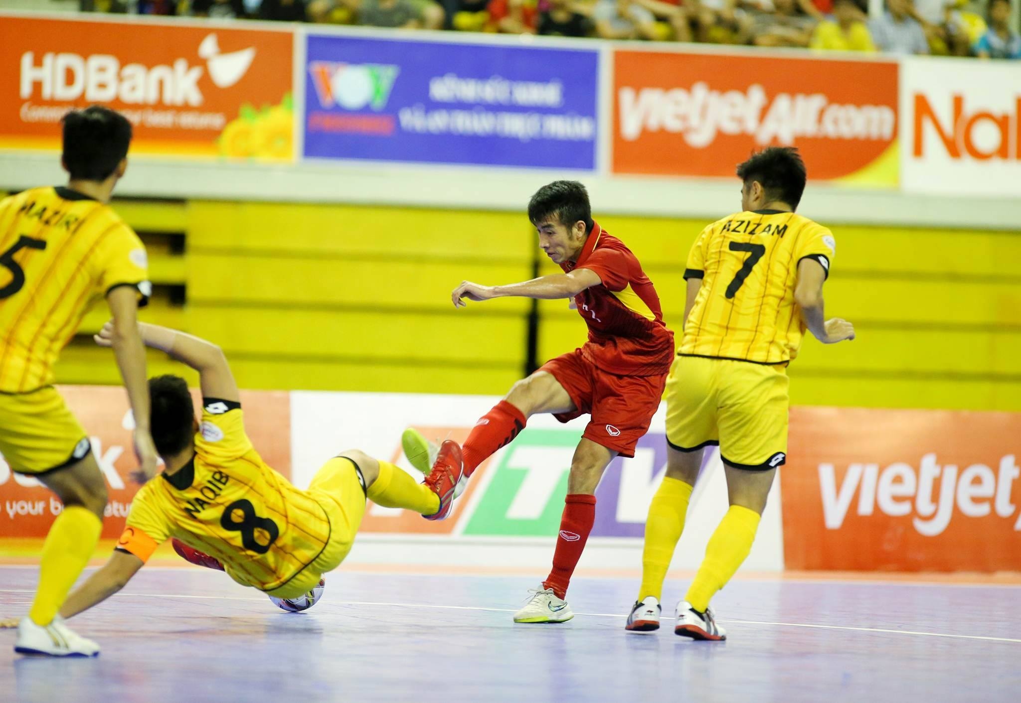 Trong Luan tiep tuc thang hoa,  giup futsal Viet Nam nhan chim Brunei anh 3