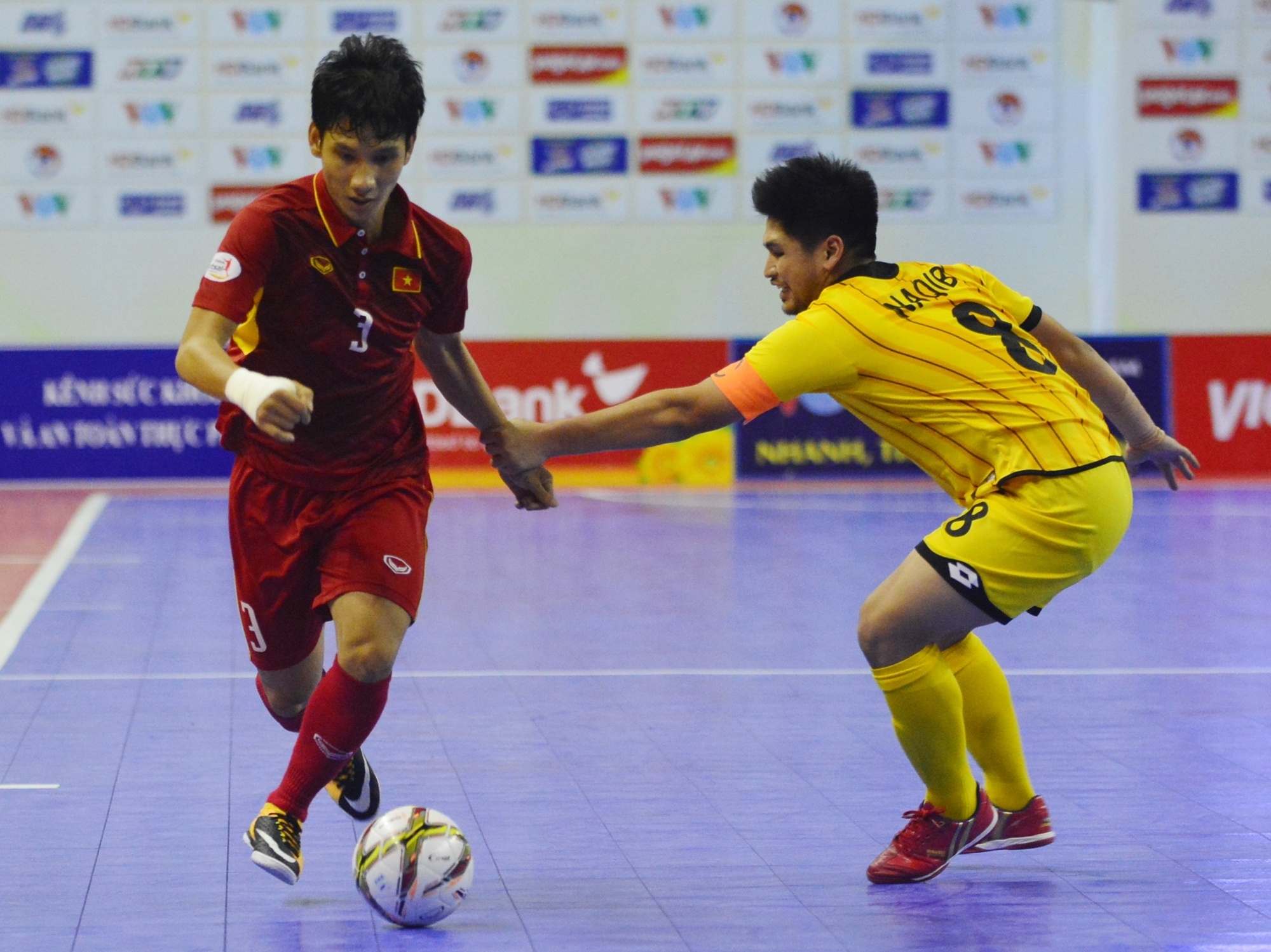 Trong Luan tiep tuc thang hoa,  giup futsal Viet Nam nhan chim Brunei anh 8