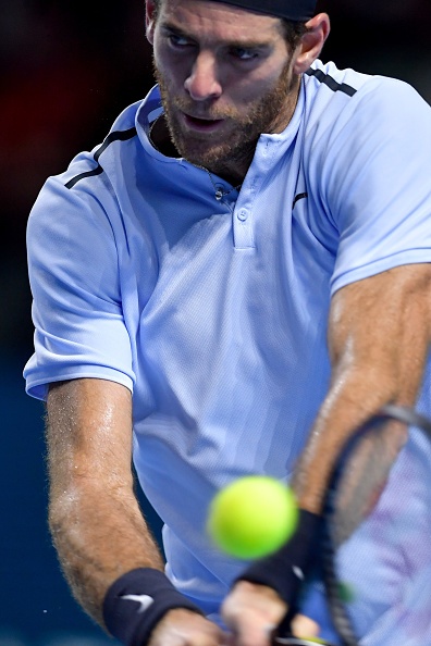 Federer dap vot trong ngay vo dich giai Basel anh 8