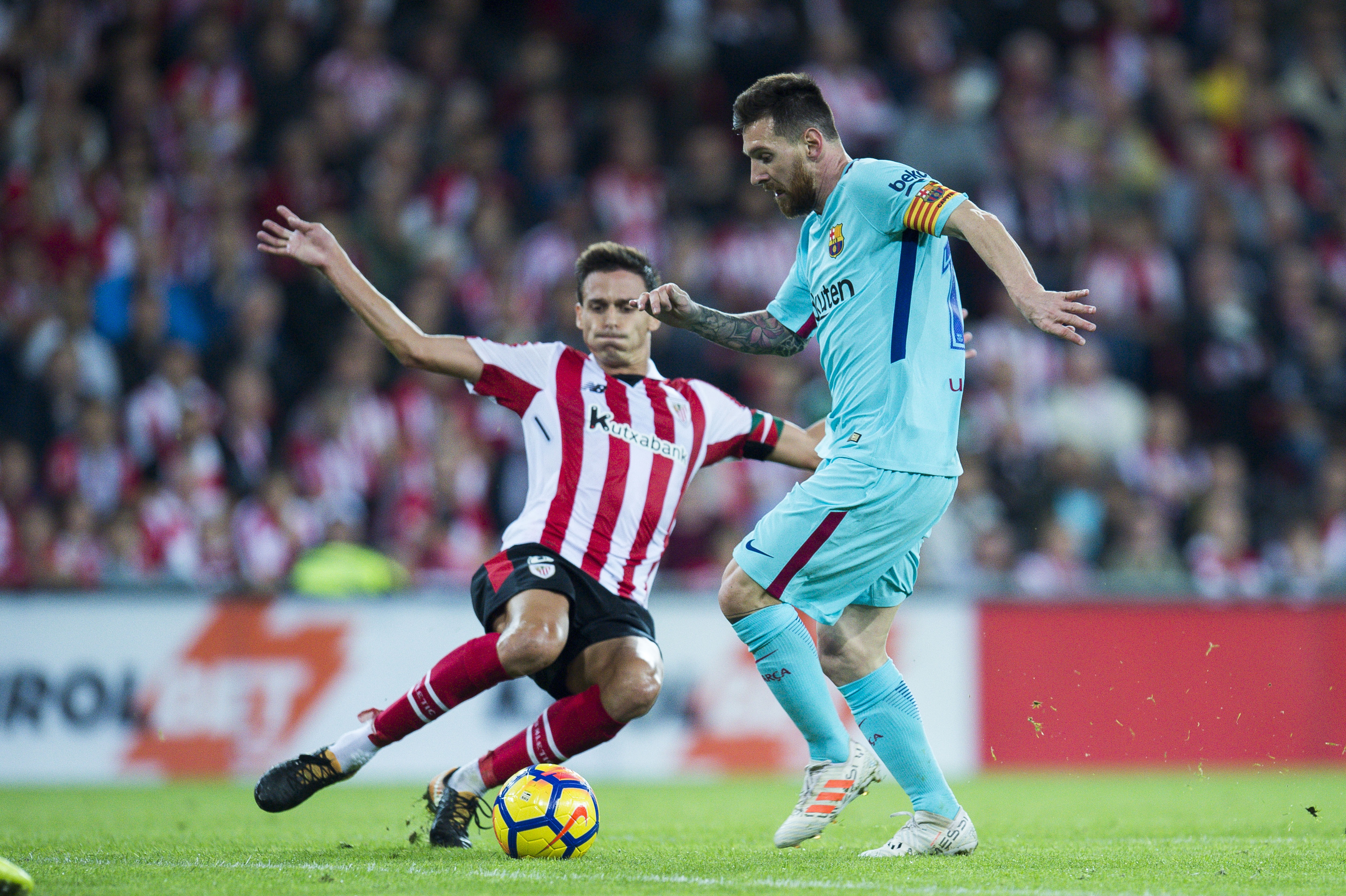 'Chao mung den nuoc cong hoa Messi' hinh anh