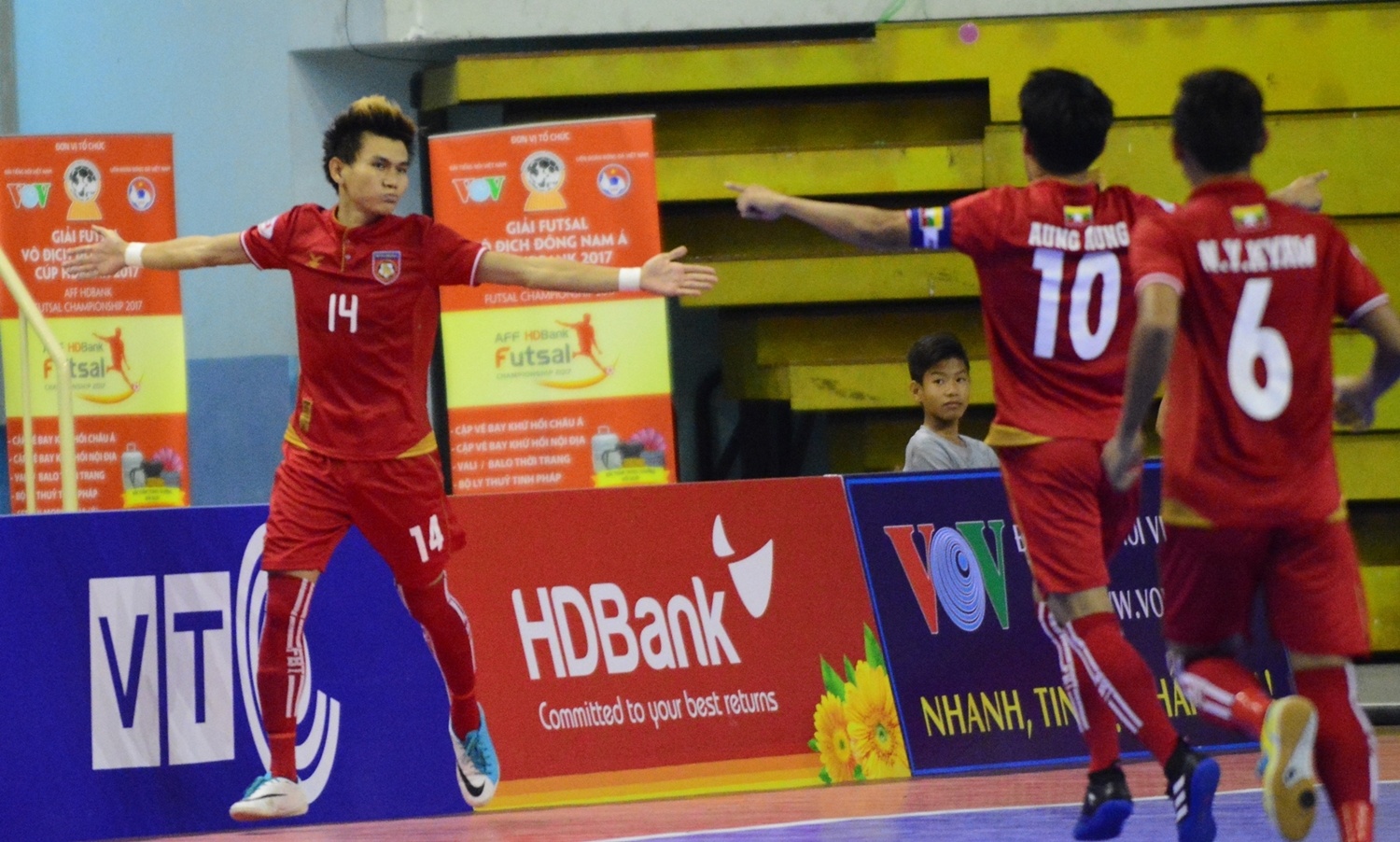 Futsal Thai Lan goi,  cho Viet Nam tra loi anh 8