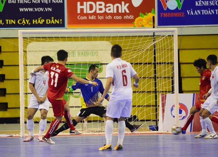 Futsal Viet Nam trang tay o giai Dong Nam A anh 9