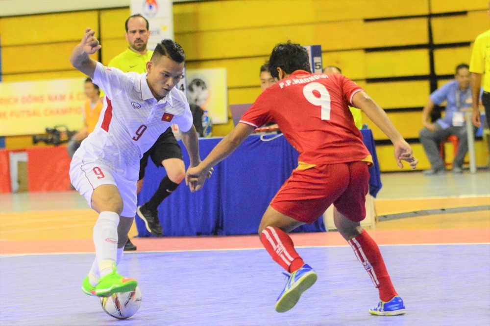 Futsal Viet Nam trang tay o giai Dong Nam A anh 4