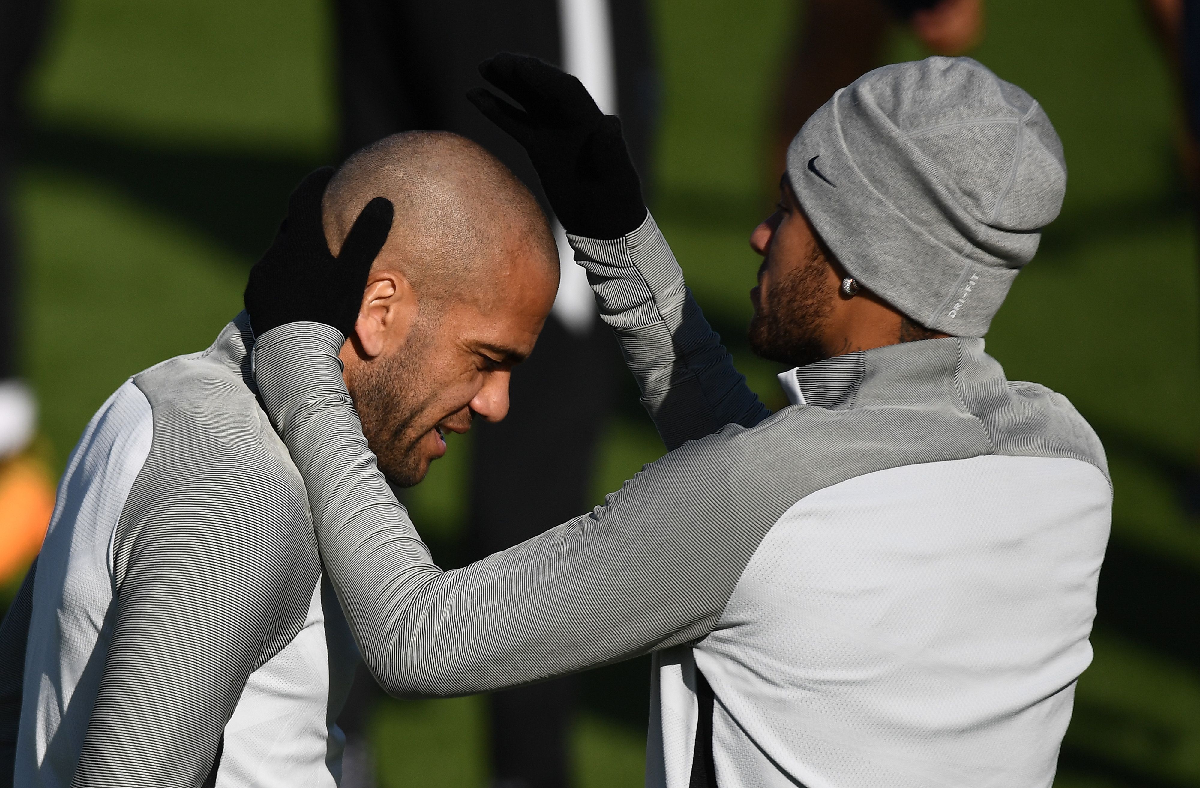 Neymar và 'băng nhóm' Brazil bất mãn với HLV Emery ảnh 2 Neymar va 'bang nhom' Brazil bat man voi HLV Emery anh 2